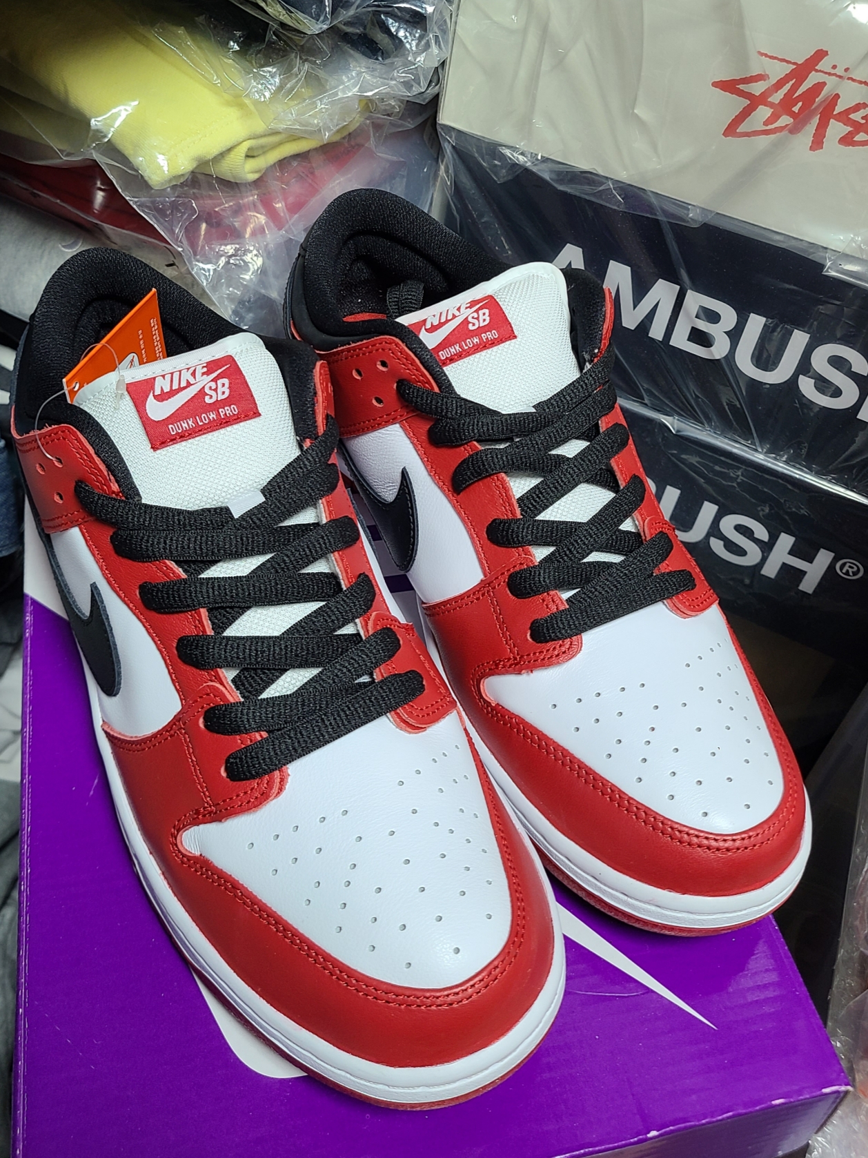 Nike SB Dunk Low Pro Chicago 착용 스타일 - 1