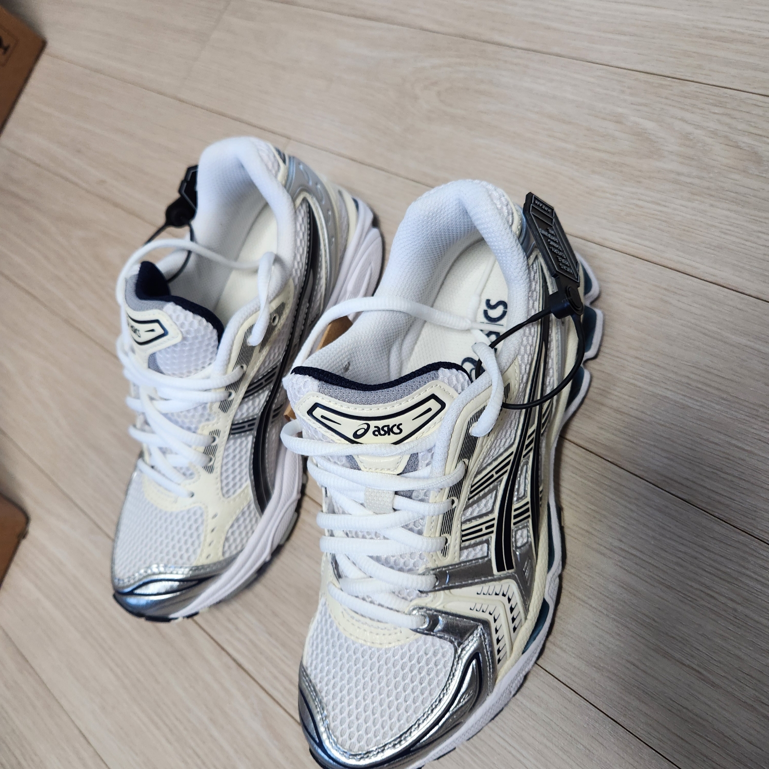 (W) Asics Gel-Kayano 14 White Midnight 착용 스타일 - 1