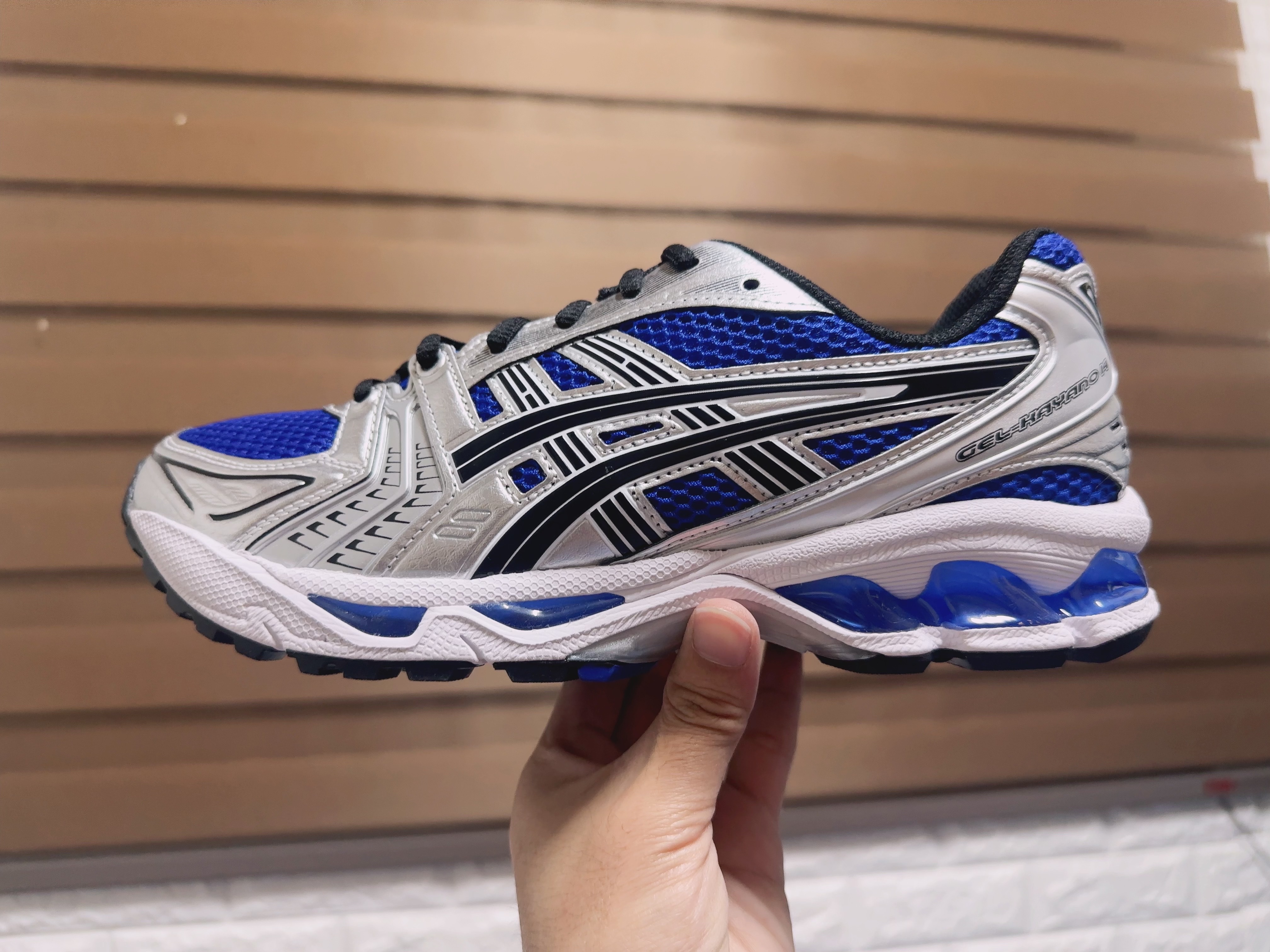 Asics Gel-Kayano 14 Monaco Blue Black 착용 스타일 - 2