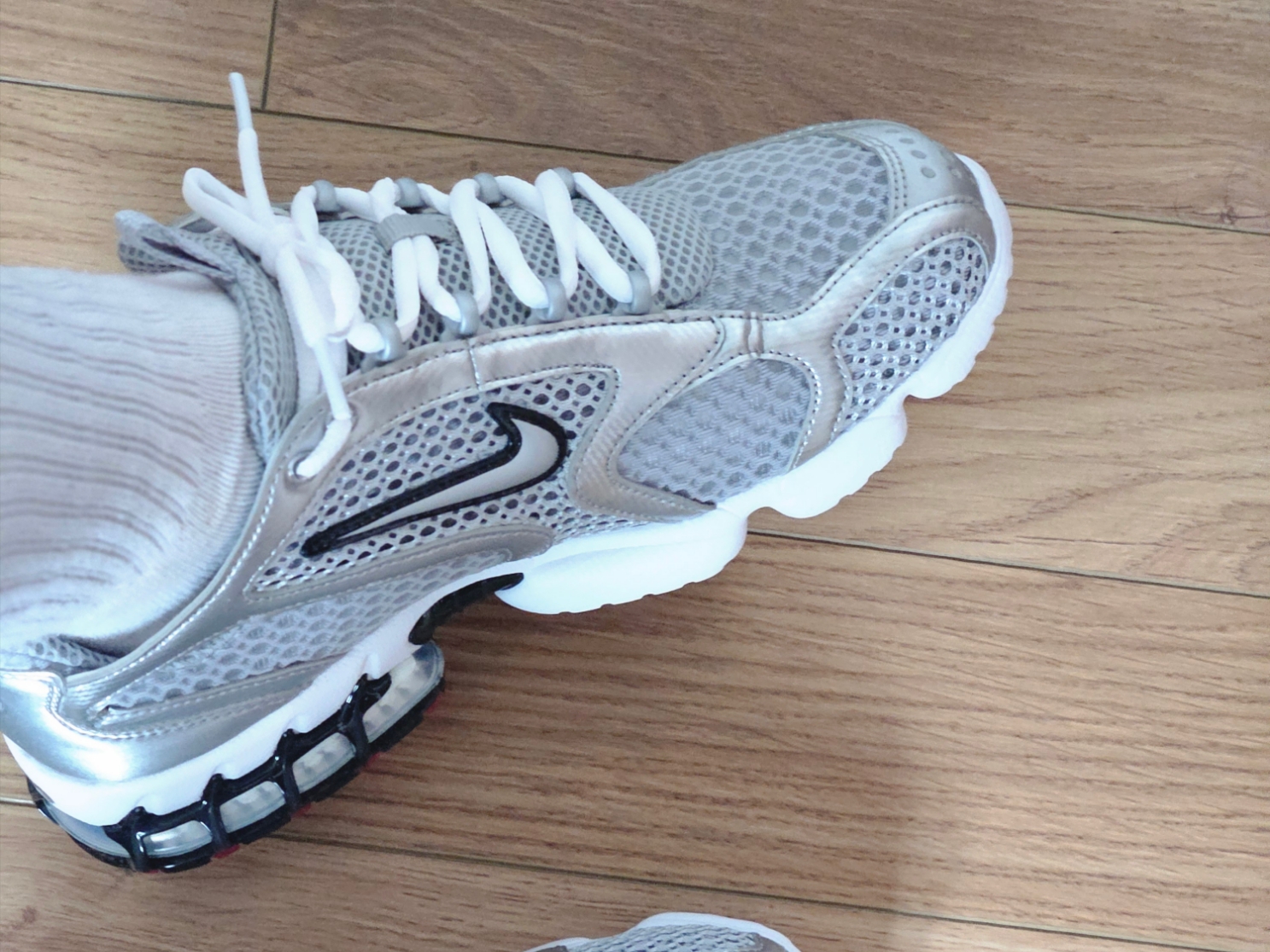 Nike Air Zoom Spiridon Cage 2 Metallic Silver 착용 스타일 - 4