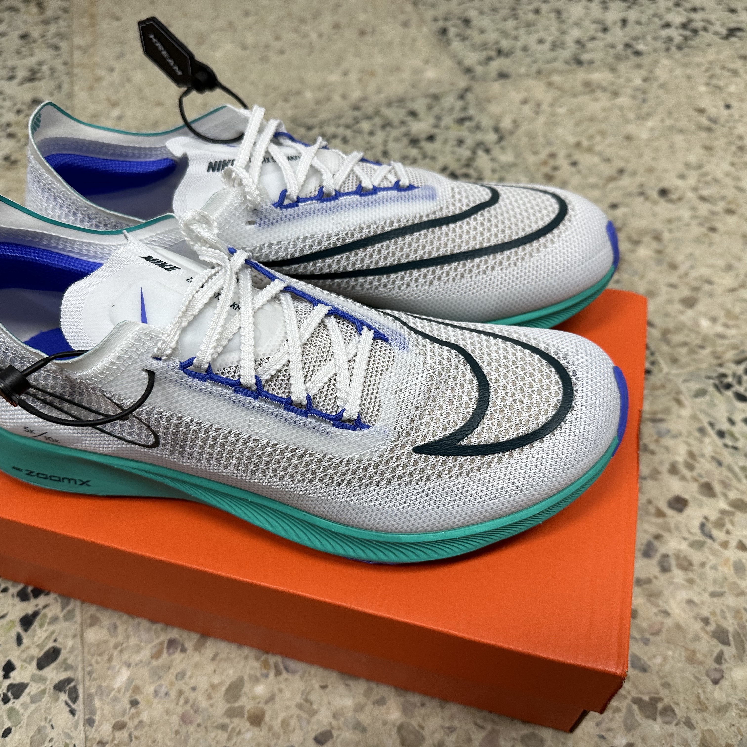Nike ZoomX Streakfly White Clear Jade 착용 스타일