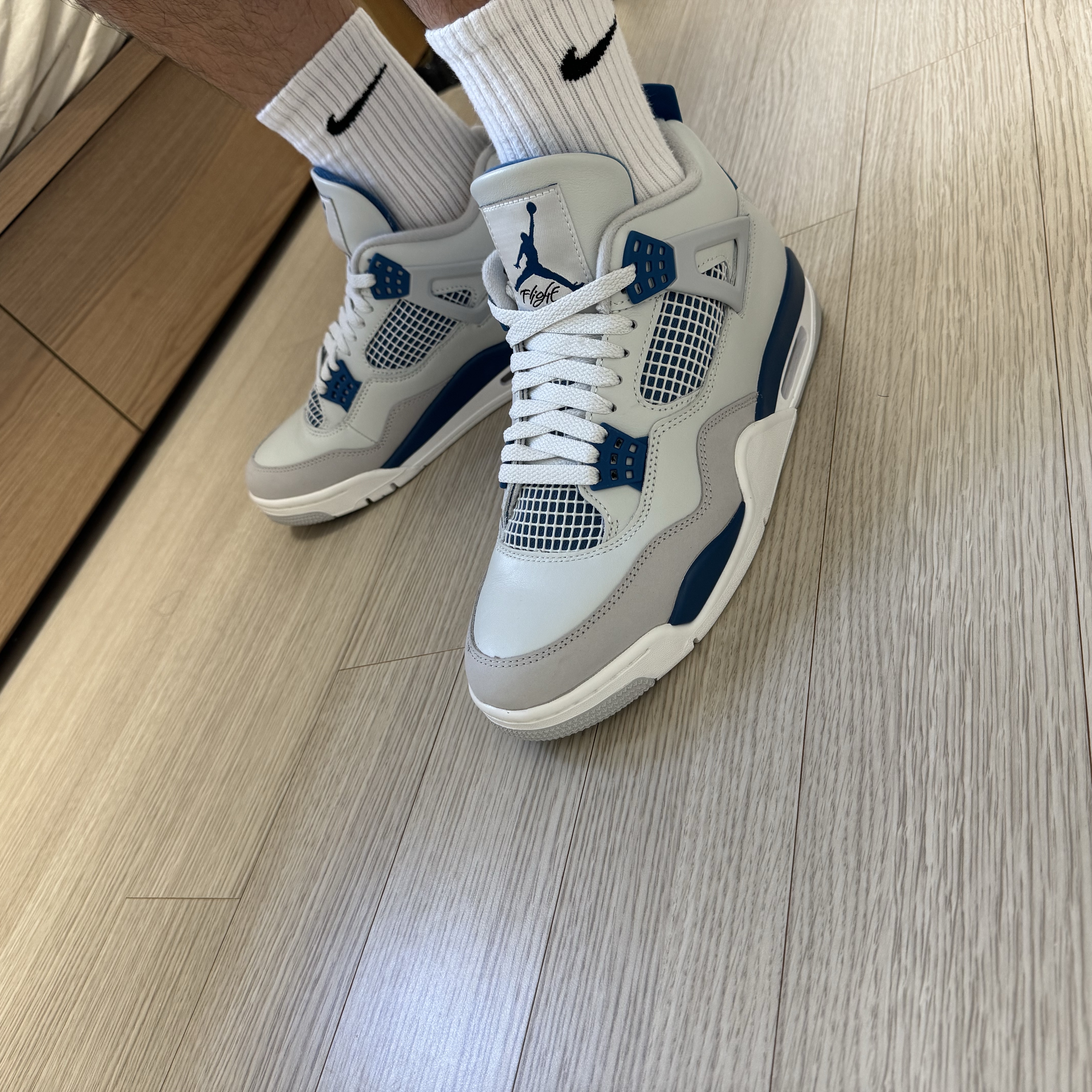 Jordan 4 Retro Industrial Blue 착용 스타일 - 3