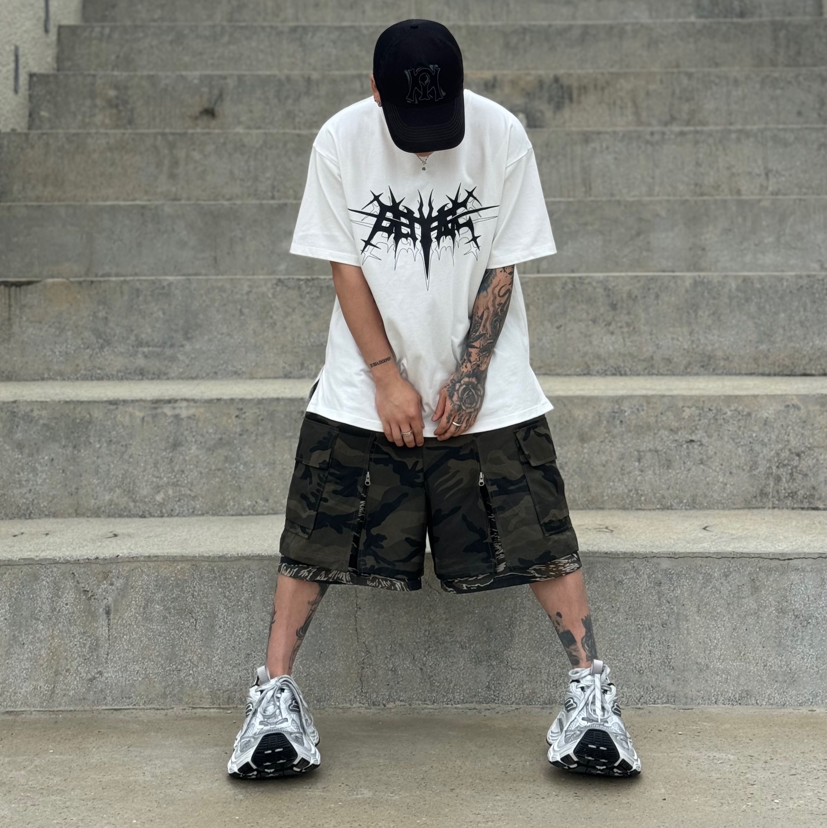Balenciaga 10XL Sneakers White Grey Silver Black, (W) Balenciaga 10XL Sneakers White Grey Silver Black 착용 스타일 - 2