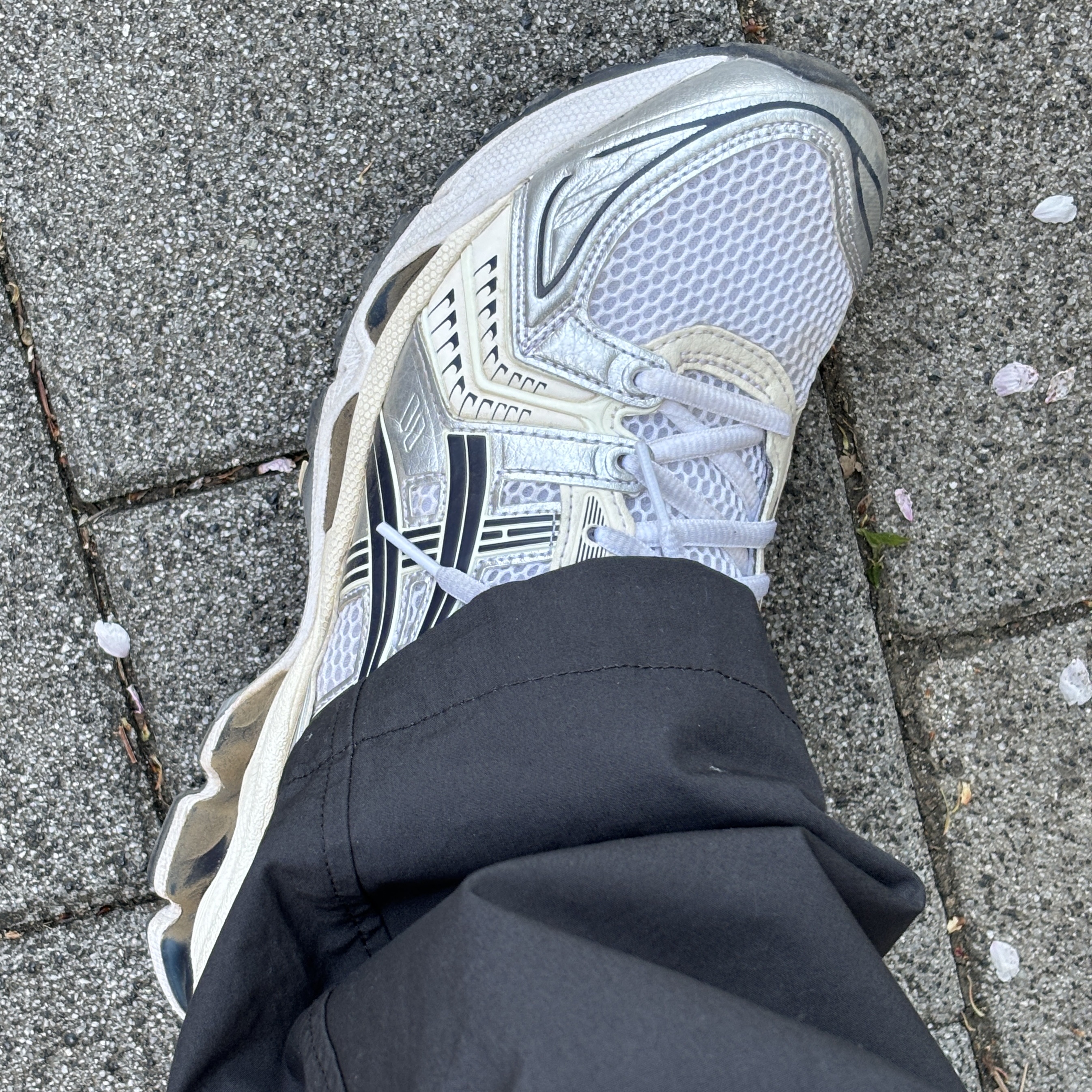 (W) Asics Gel-Kayano 14 White Midnight 착용 스타일 - 3