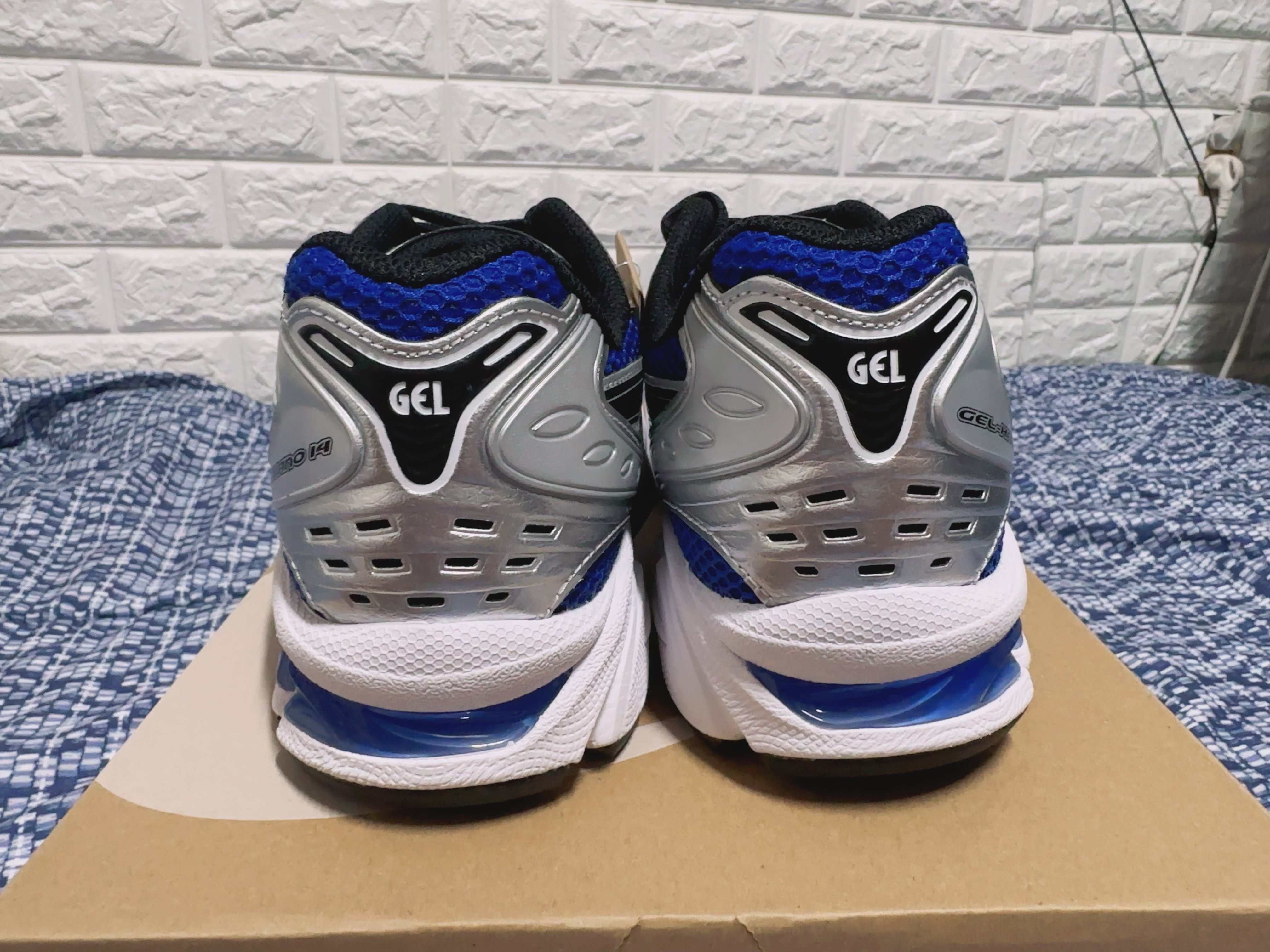 Asics Gel-Kayano 14 Monaco Blue Black 착용 스타일 - 5