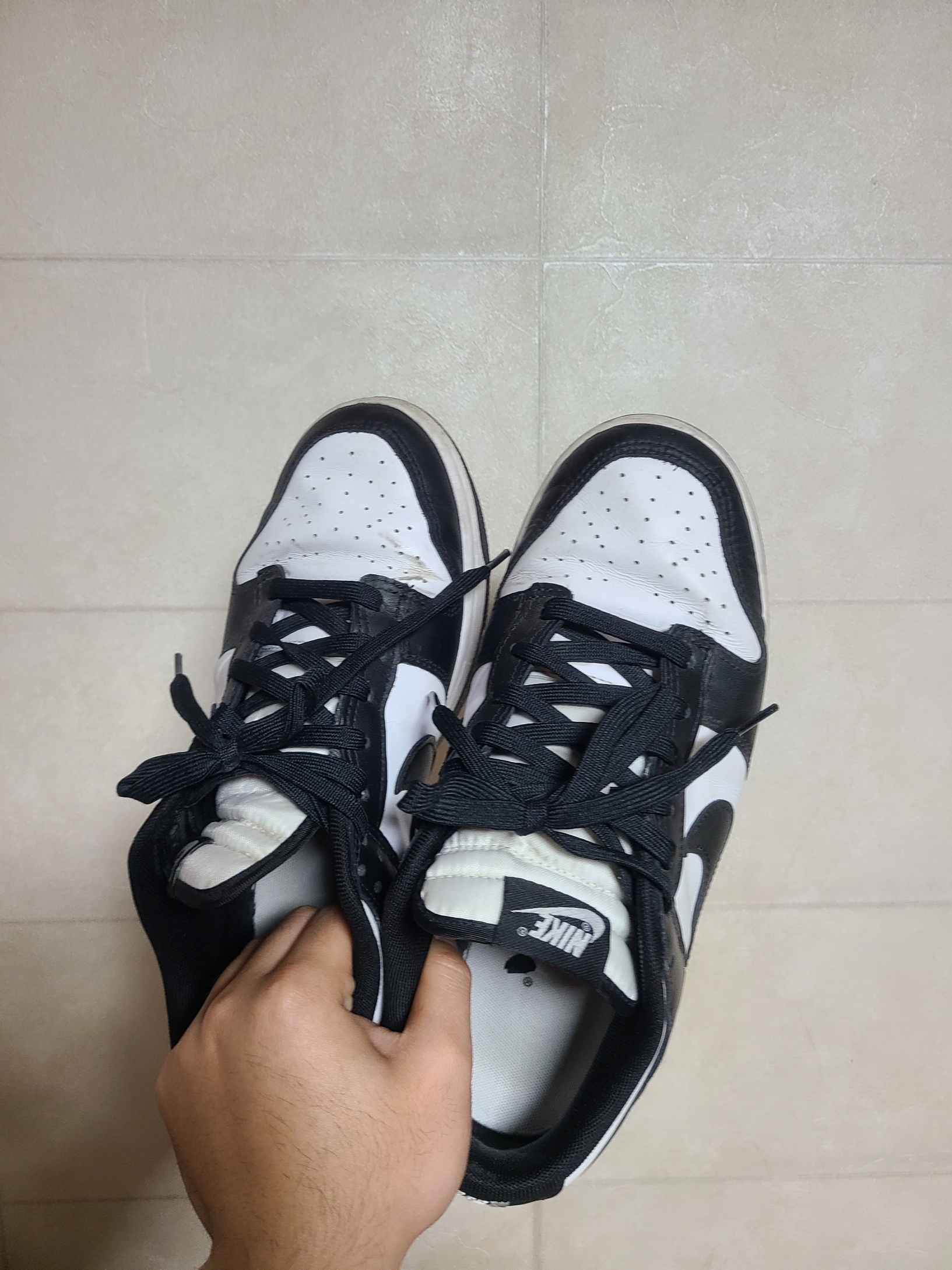 Nike Dunk Low Retro Black 착용 스타일 - 1