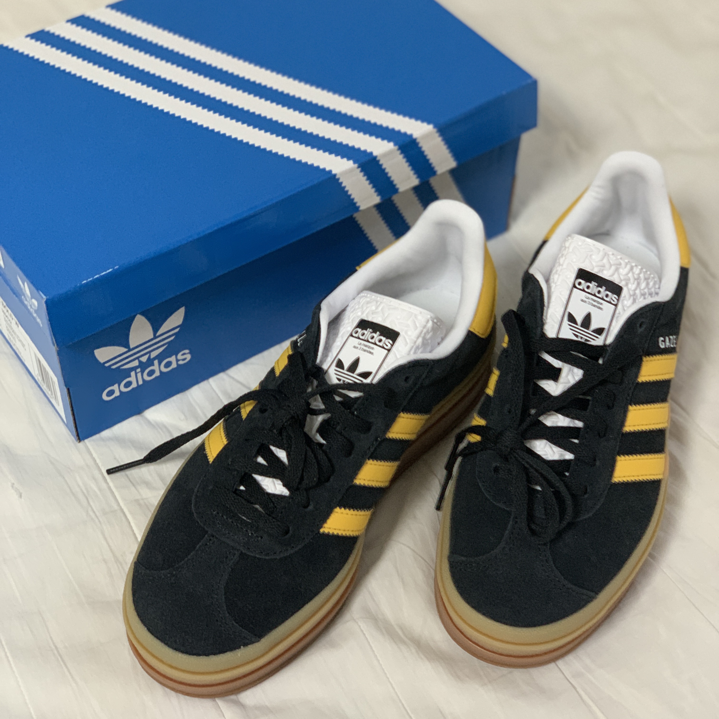 (W) Adidas Gazelle Bold Core Black Bold Gold 착용 스타일