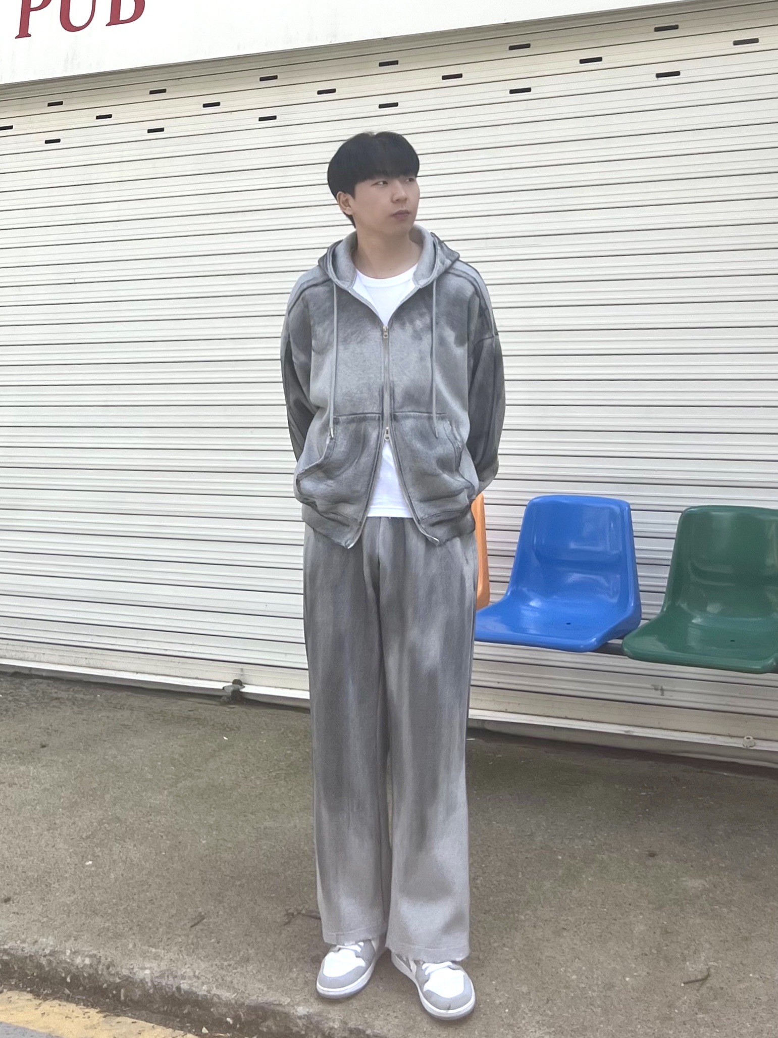 (W) Jordan 1 Low White Wolf Grey 착용 스타일 - 1