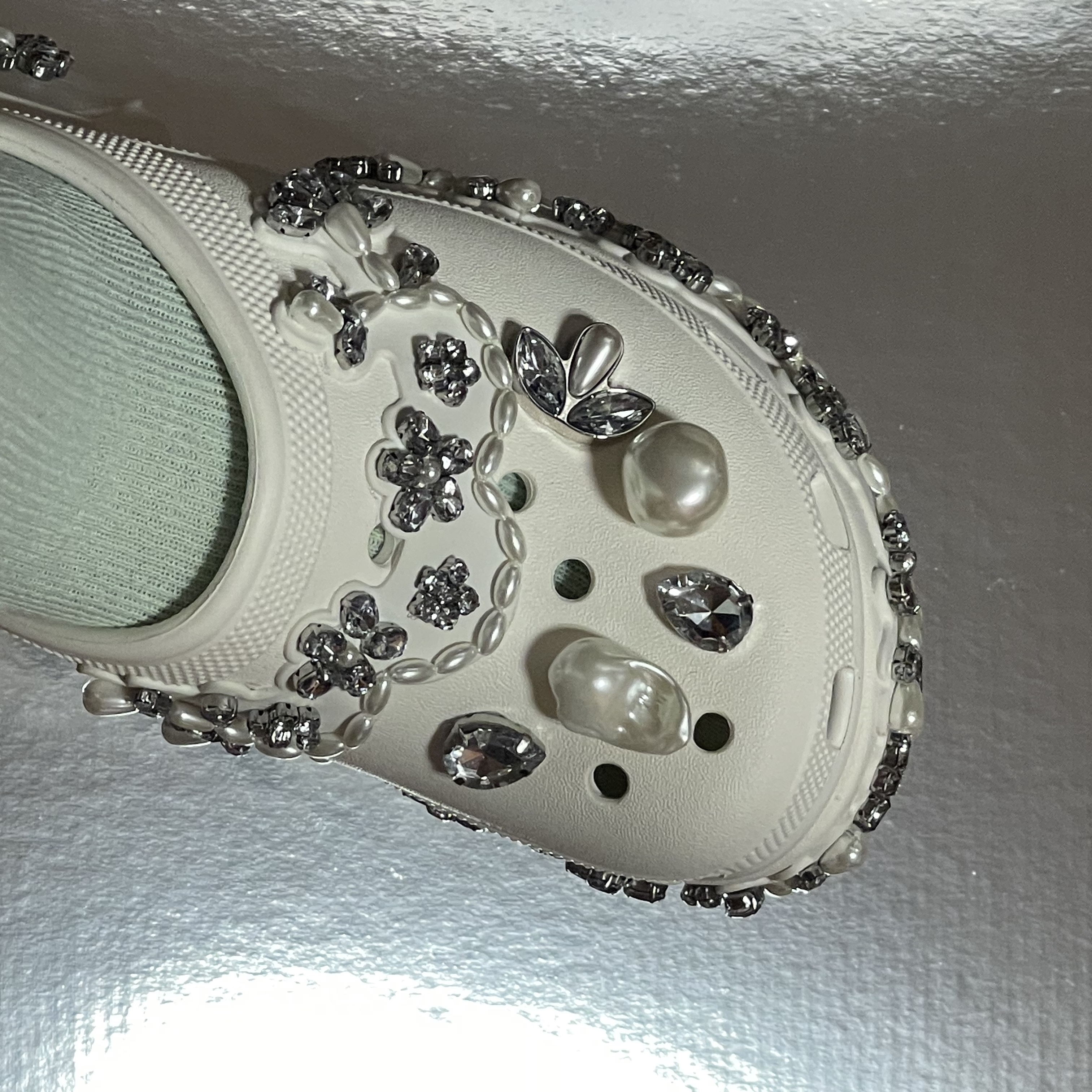 (W) Crocs x Simone Rocha Siren Clog White 착용 스타일 - 6