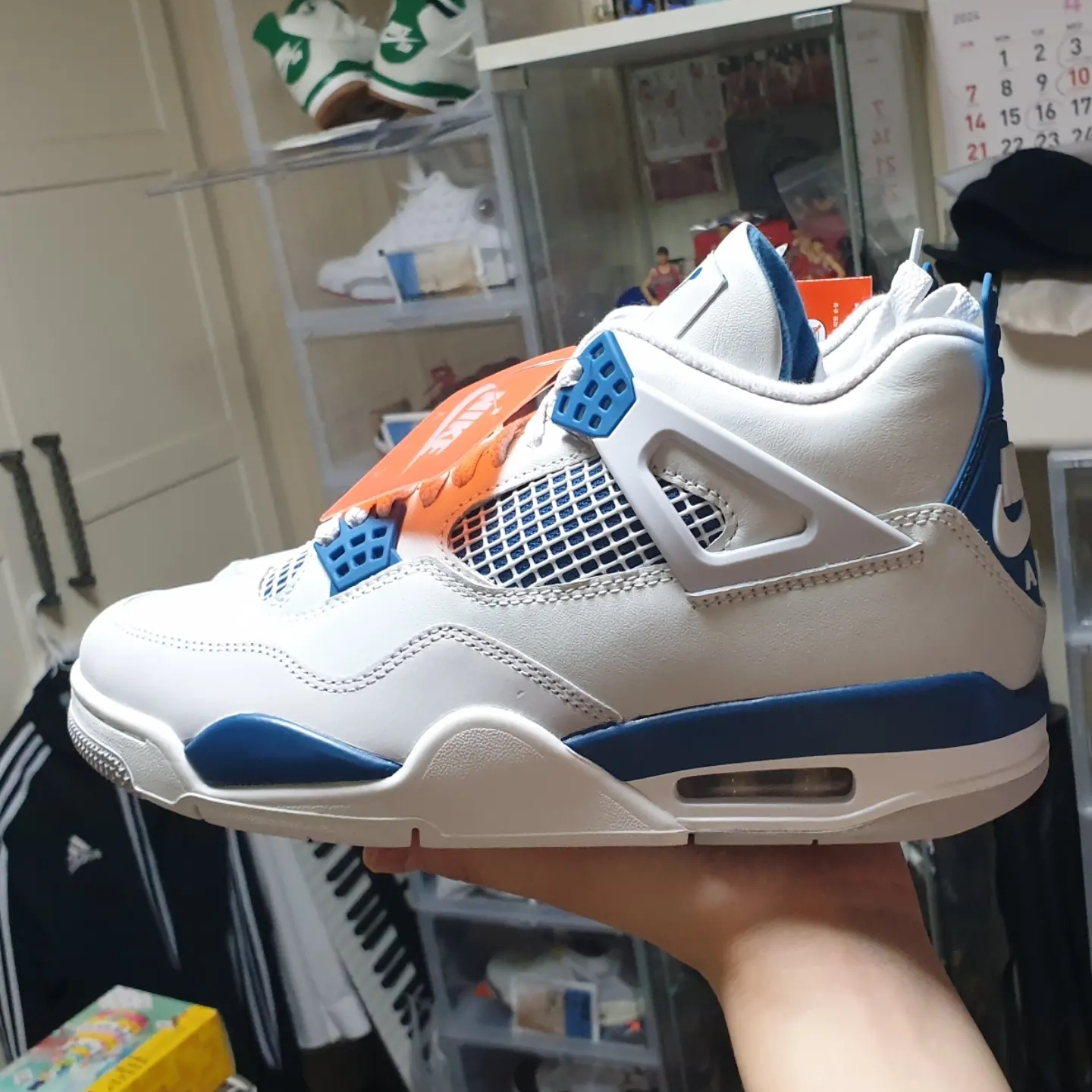 Jordan 4 Retro Industrial Blue, Jordan 4 x Nike SB Retro SP Pine Green 착용 스타일 - 2