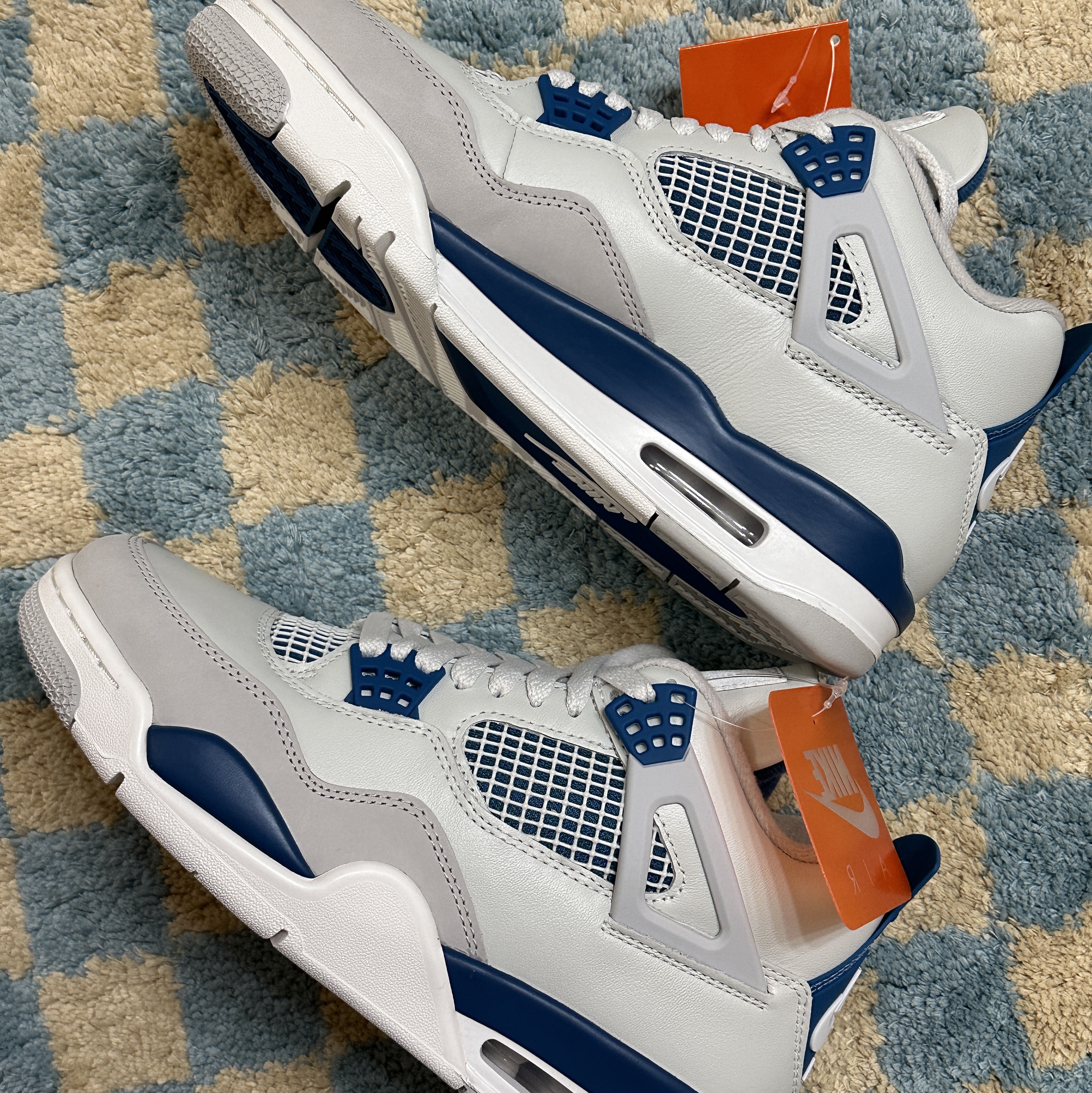 Jordan 4 Retro Industrial Blue 착용 스타일 - 2