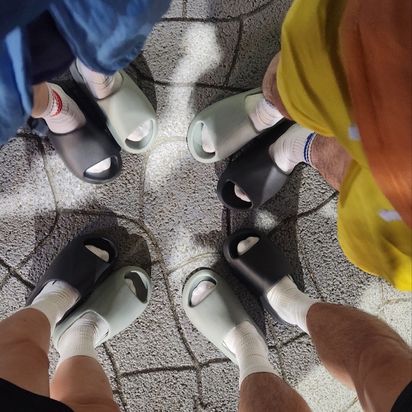 Adidas Yeezy Slide Salt, Adidas Yeezy Slide Onyx 착용 스타일