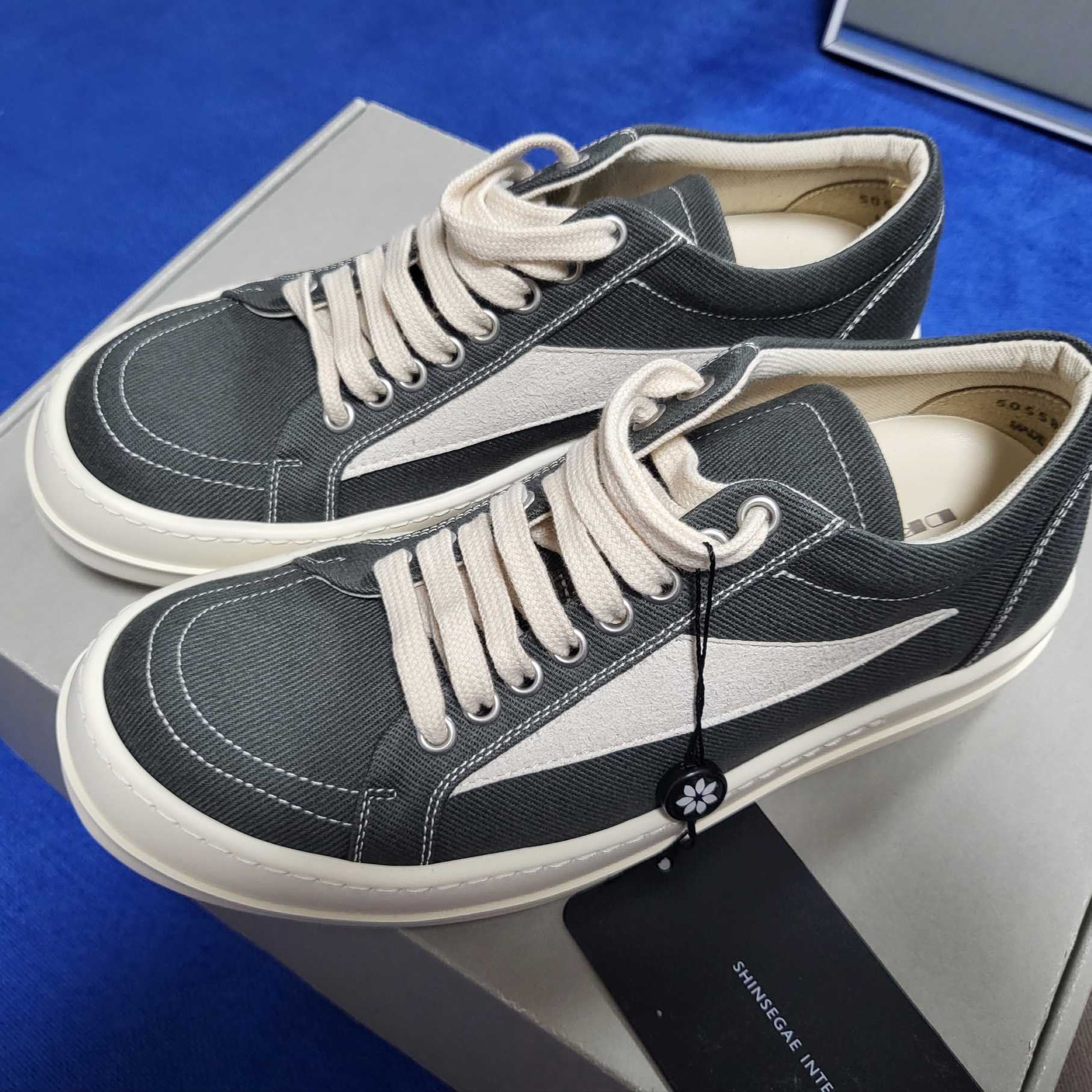 Rick Owens Drkshdw Luxor Overdyed Denim Vintage Sneakers Hustler Blue 착용 스타일 - 1