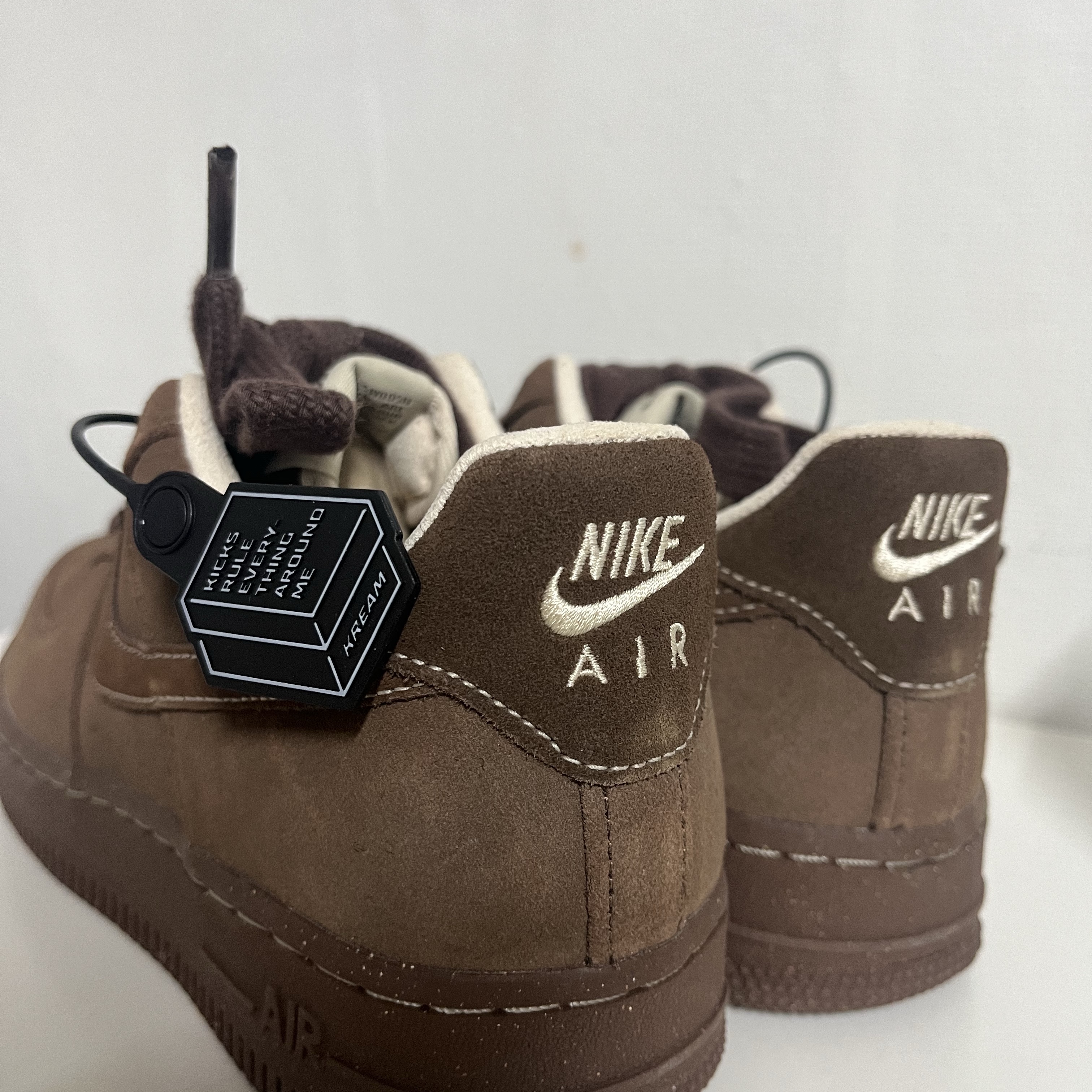 (W) Nike Air Force 1 '07 Cacao Wow 착용 스타일 - 1