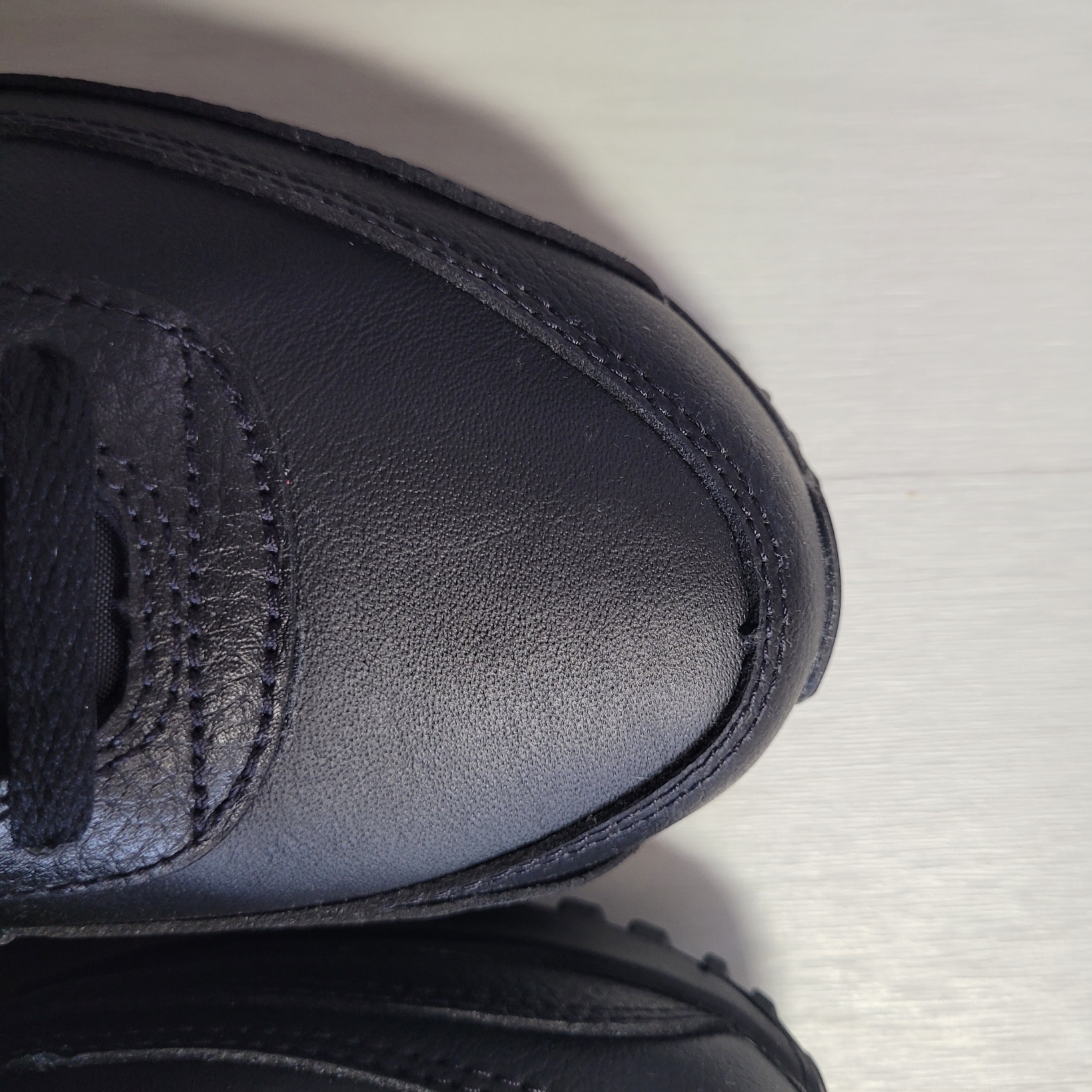 Nike Air Max 90 LTR Triple Black 착용 스타일 - 6