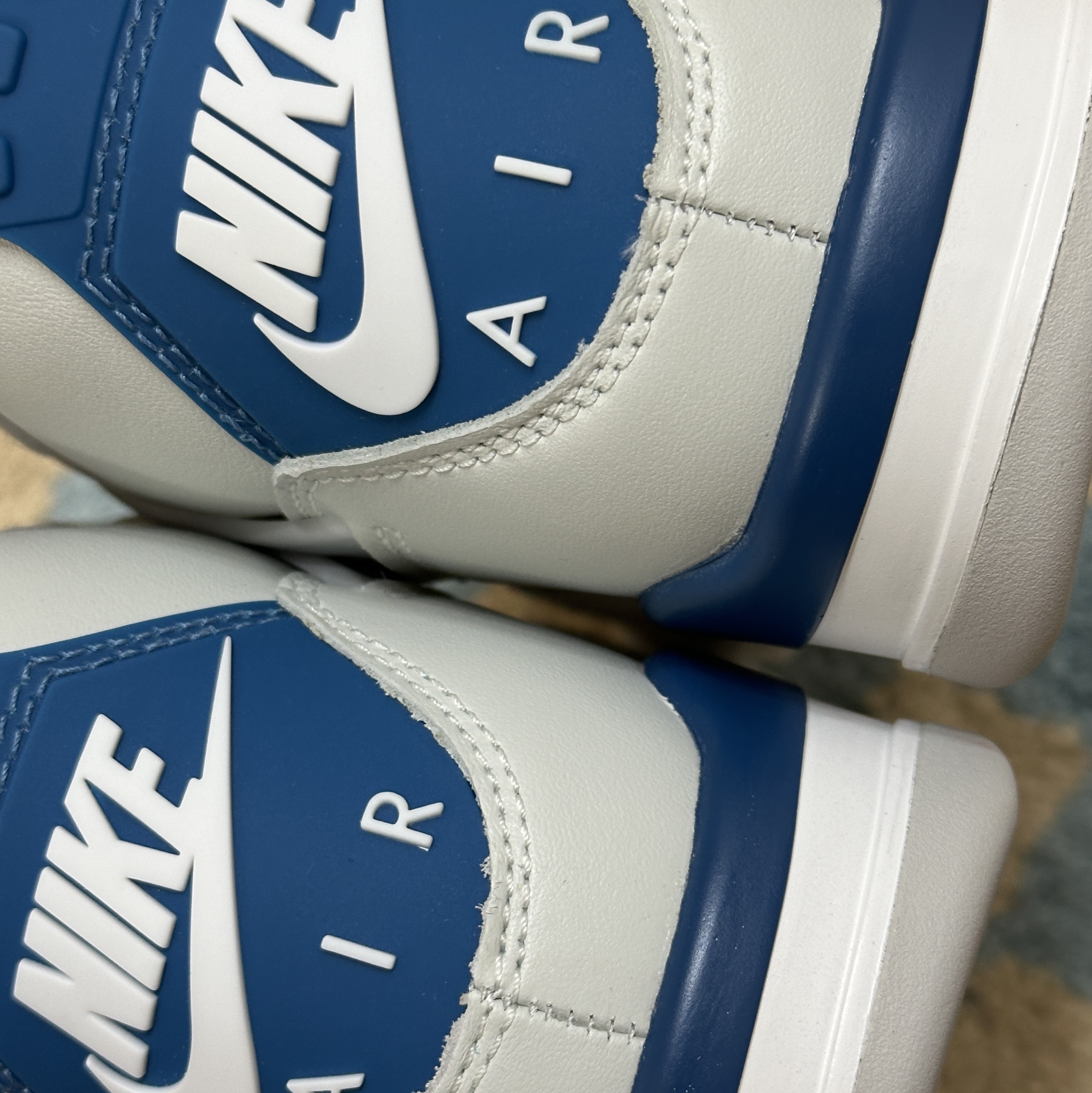 Jordan 4 Retro Industrial Blue 착용 스타일 - 5