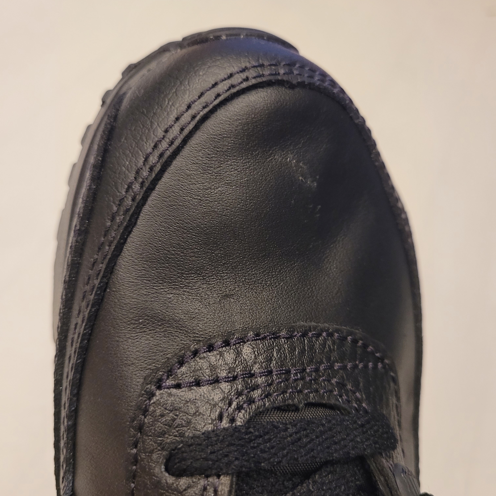 Nike Air Max 90 LTR Triple Black 착용 스타일 - 3