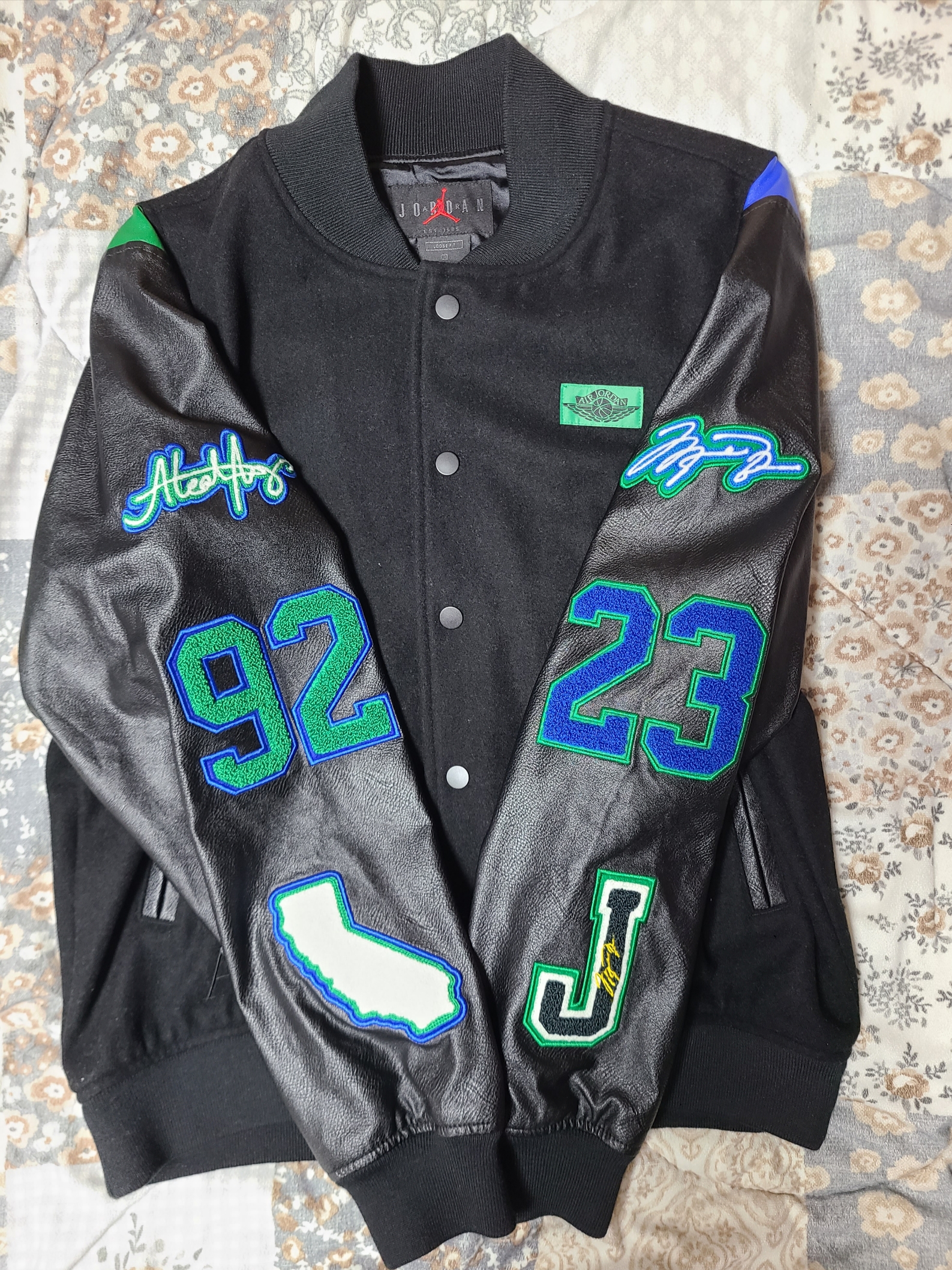 (W) Jordan x Aleali May Varsity Jacket Black - US/EU 착용 스타일 - 1