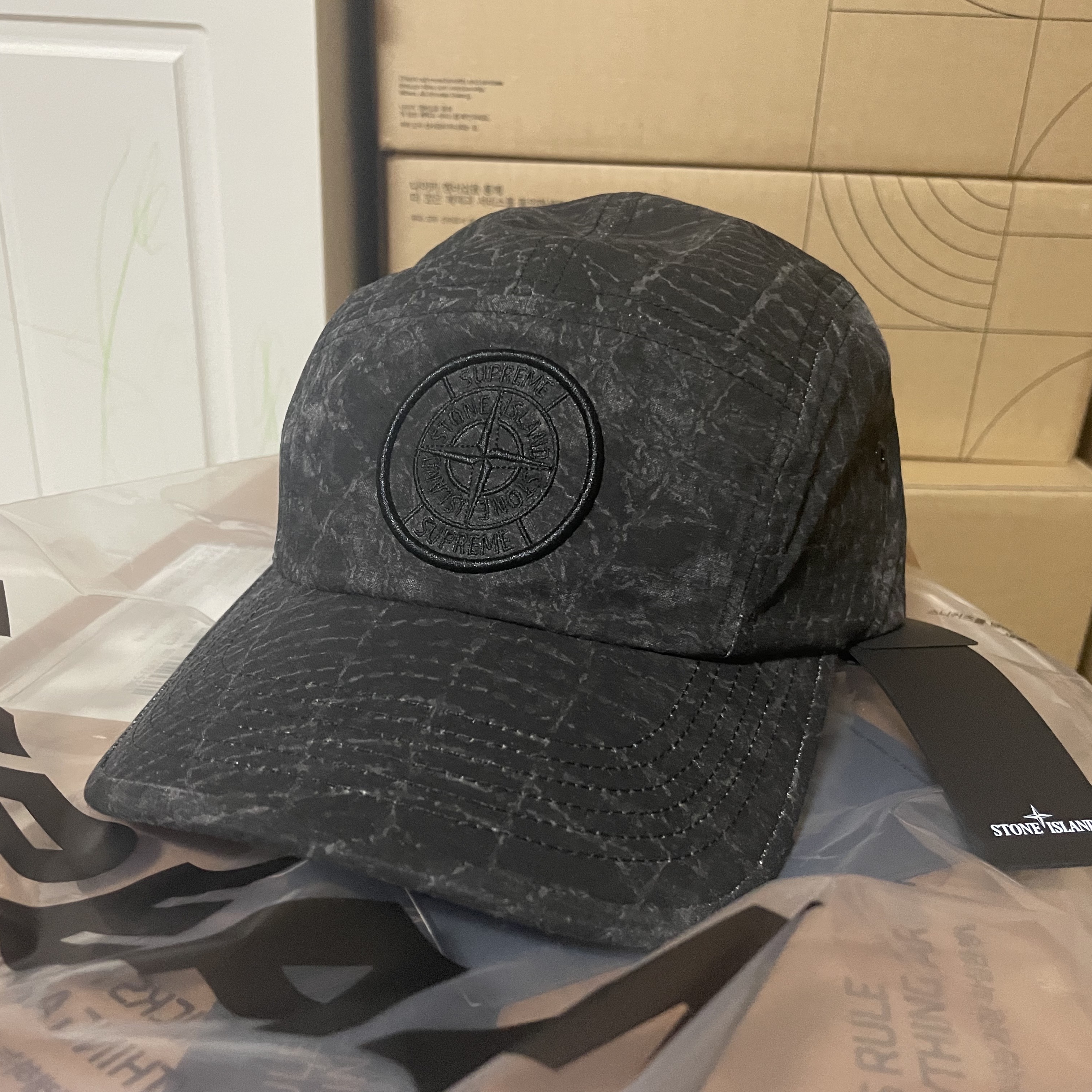 Supreme x Stone Island Camp Cap Black - 23FW 착용 스타일