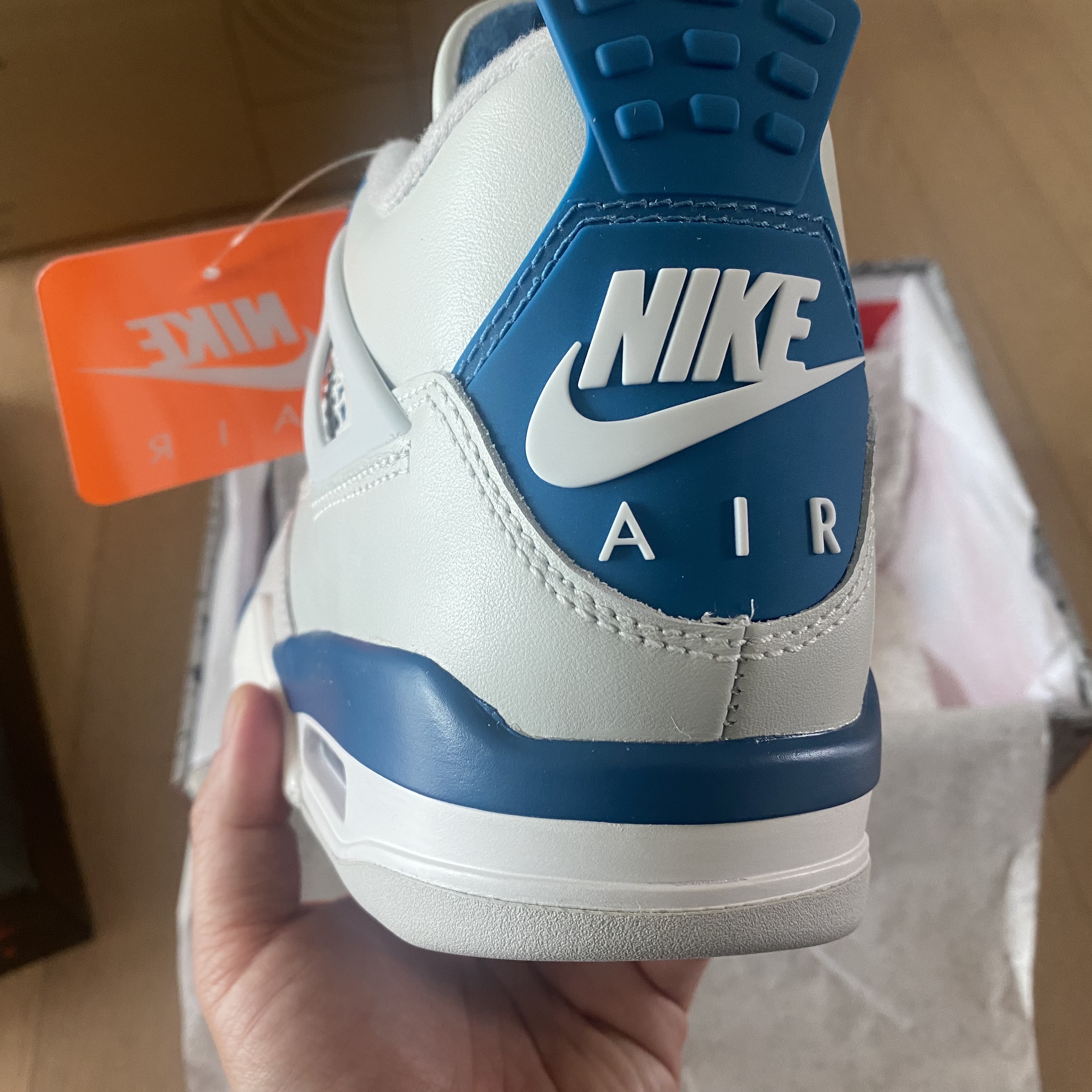 Jordan 4 Retro Industrial Blue 착용 스타일 - 3