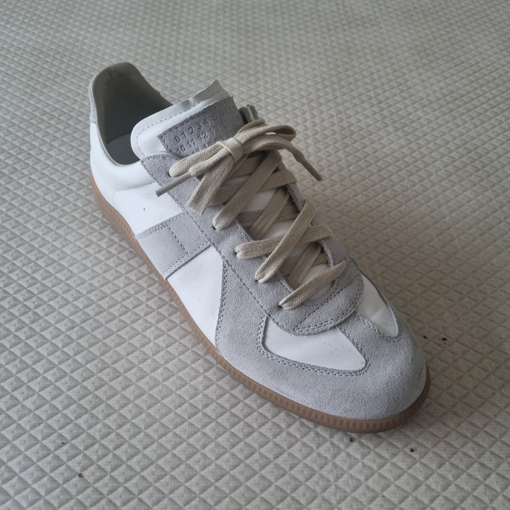 Maison Margiela Calfskin Replica Sneakers 착용 스타일