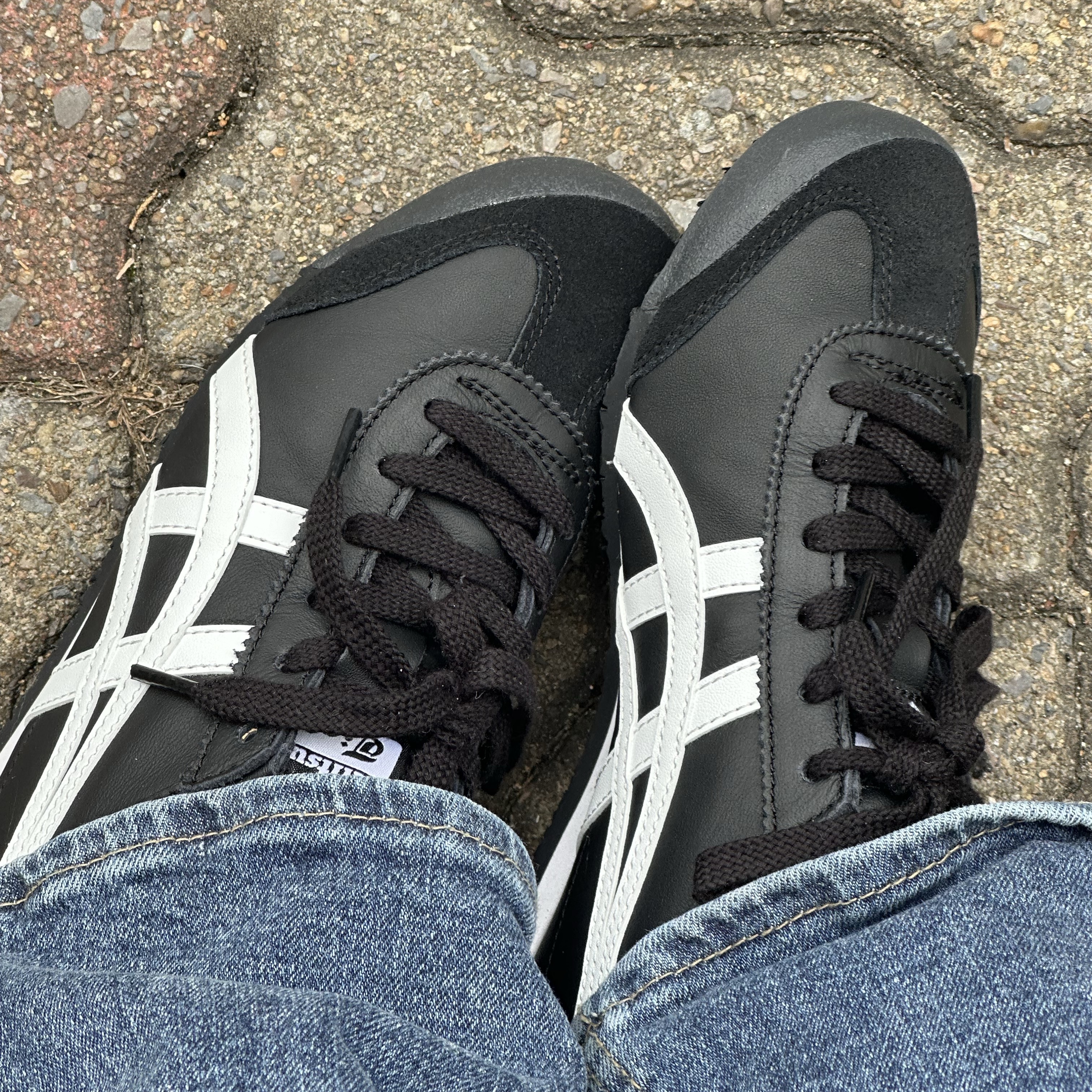 Onitsuka Tiger Mexico 66 Black White 착용 스타일
