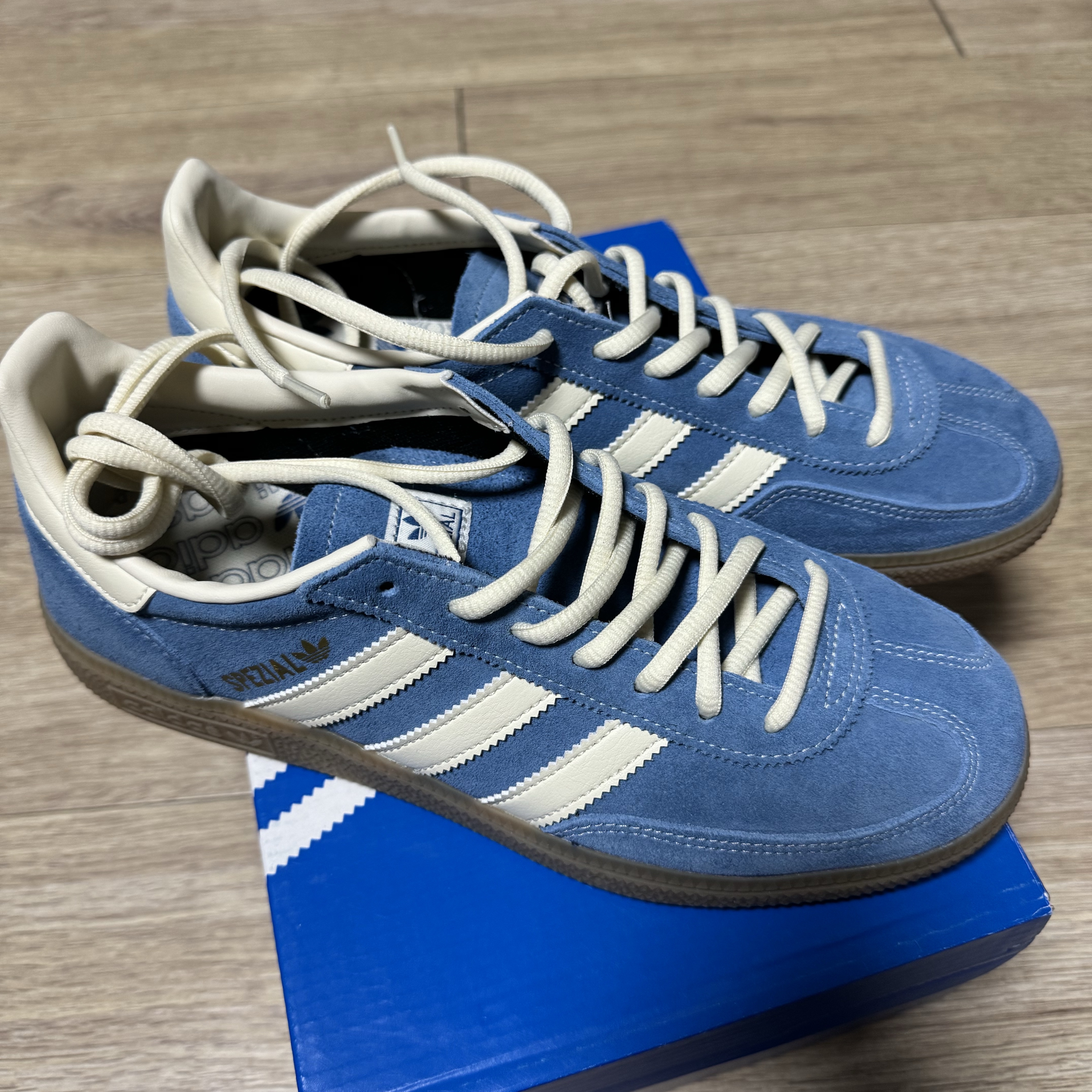 Adidas Spezial Handball Core Blue Cream White 착용 스타일 - 2
