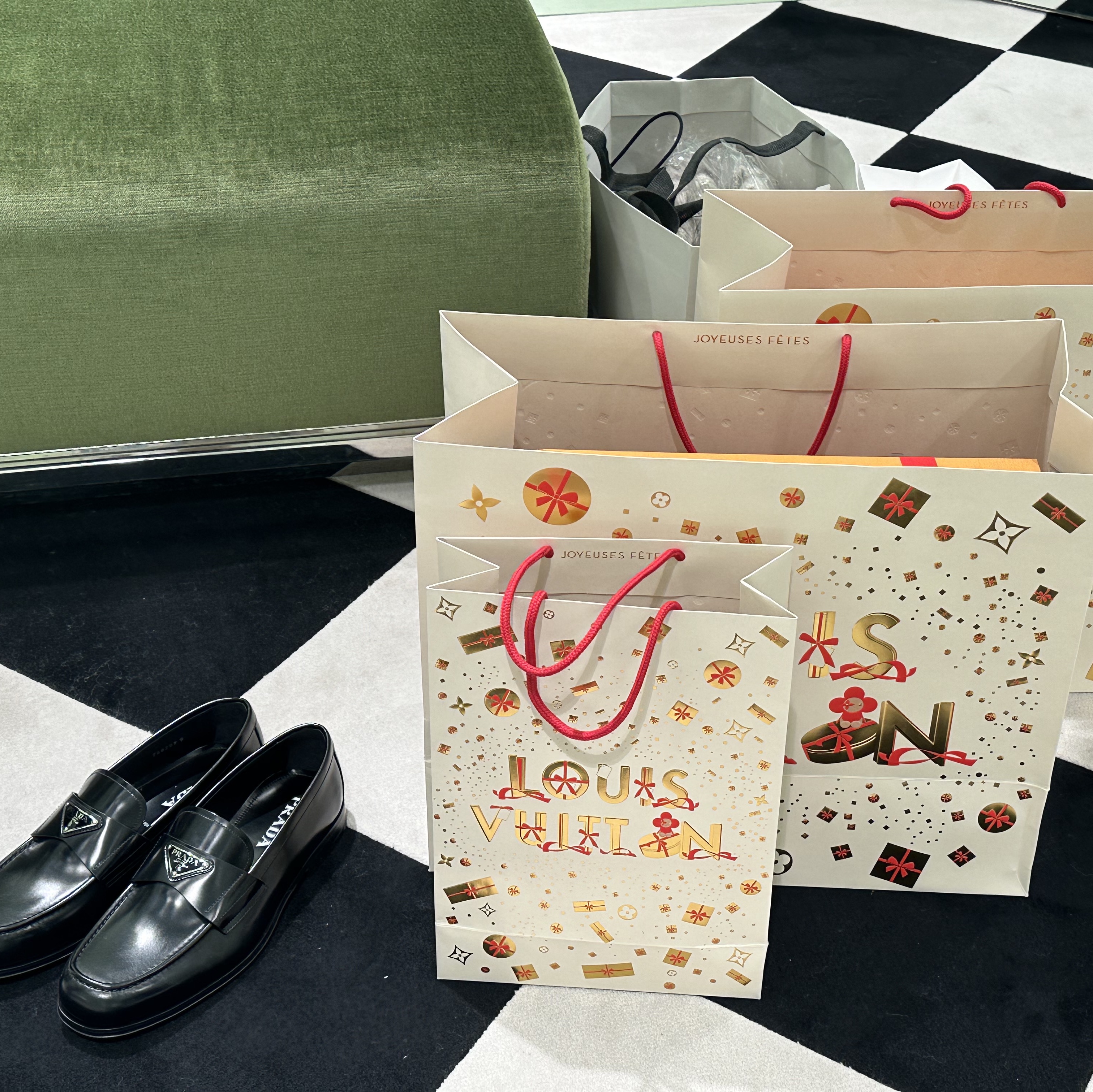 Prada Chocolate Brushed Leather Loafers Black 착용 스타일