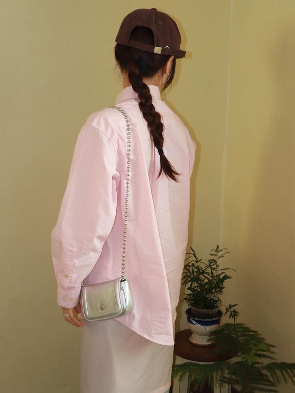 Heeari Women Poppy Chain Mini Bag Silver, Heeari Women Poppy Chain Mini Bag Black 착용 스타일
