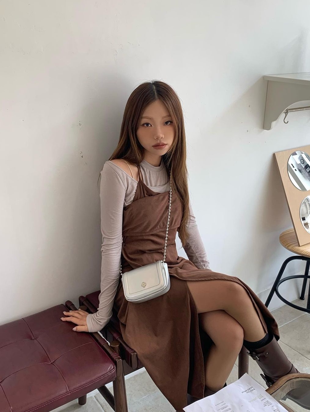 Heeari Women Poppy Chain Mini Bag Silver, Heeari Women Poppy Chain Mini Bag Ivory 착용 스타일