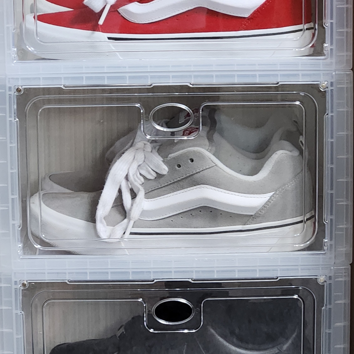 Vans Knu-Skool Gray True White, Nike Air Force 1 '07 Low Triple Black 착용 스타일