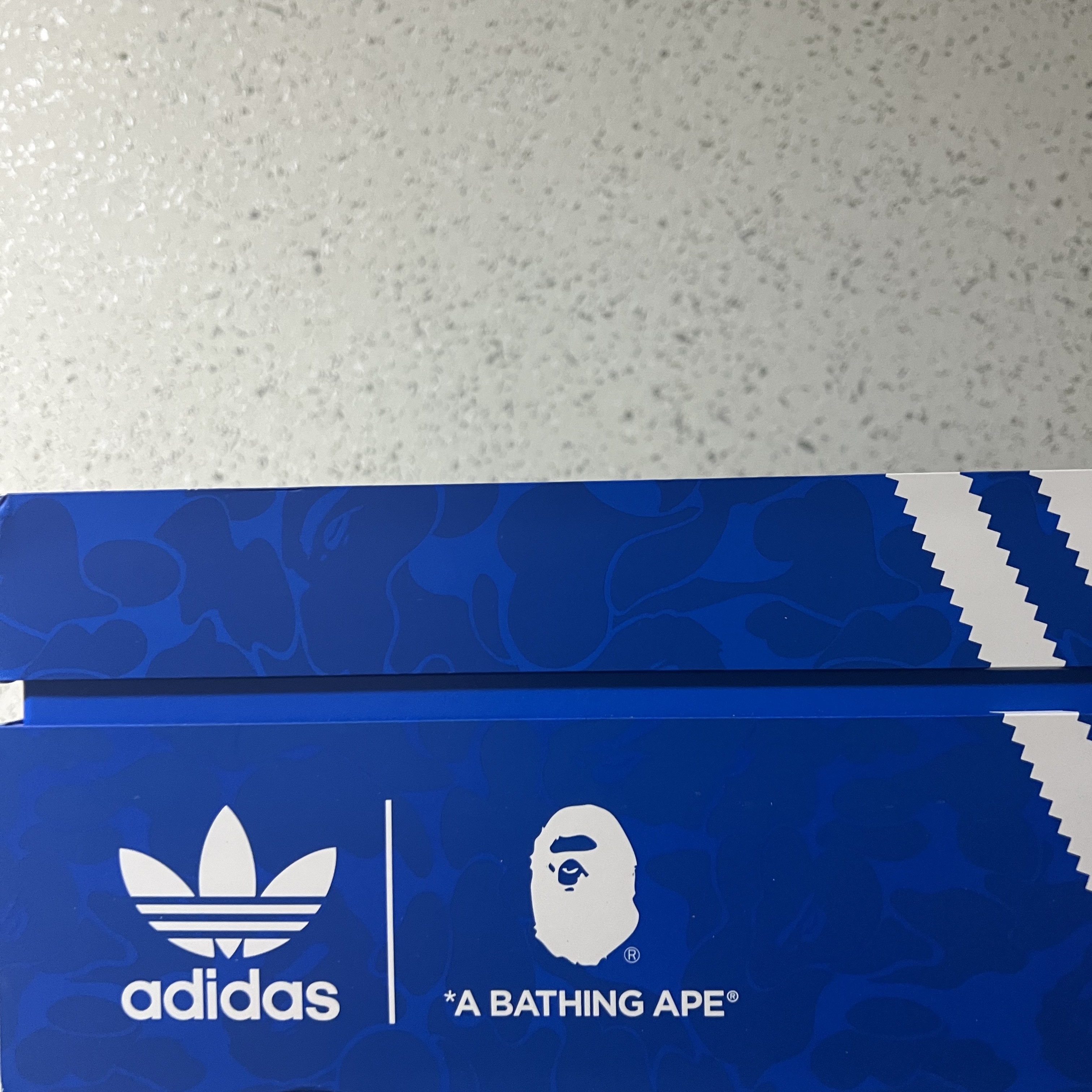 Adidas x BAPE Lawsuit Shadow Green Cloud White 착용 스타일 - 1