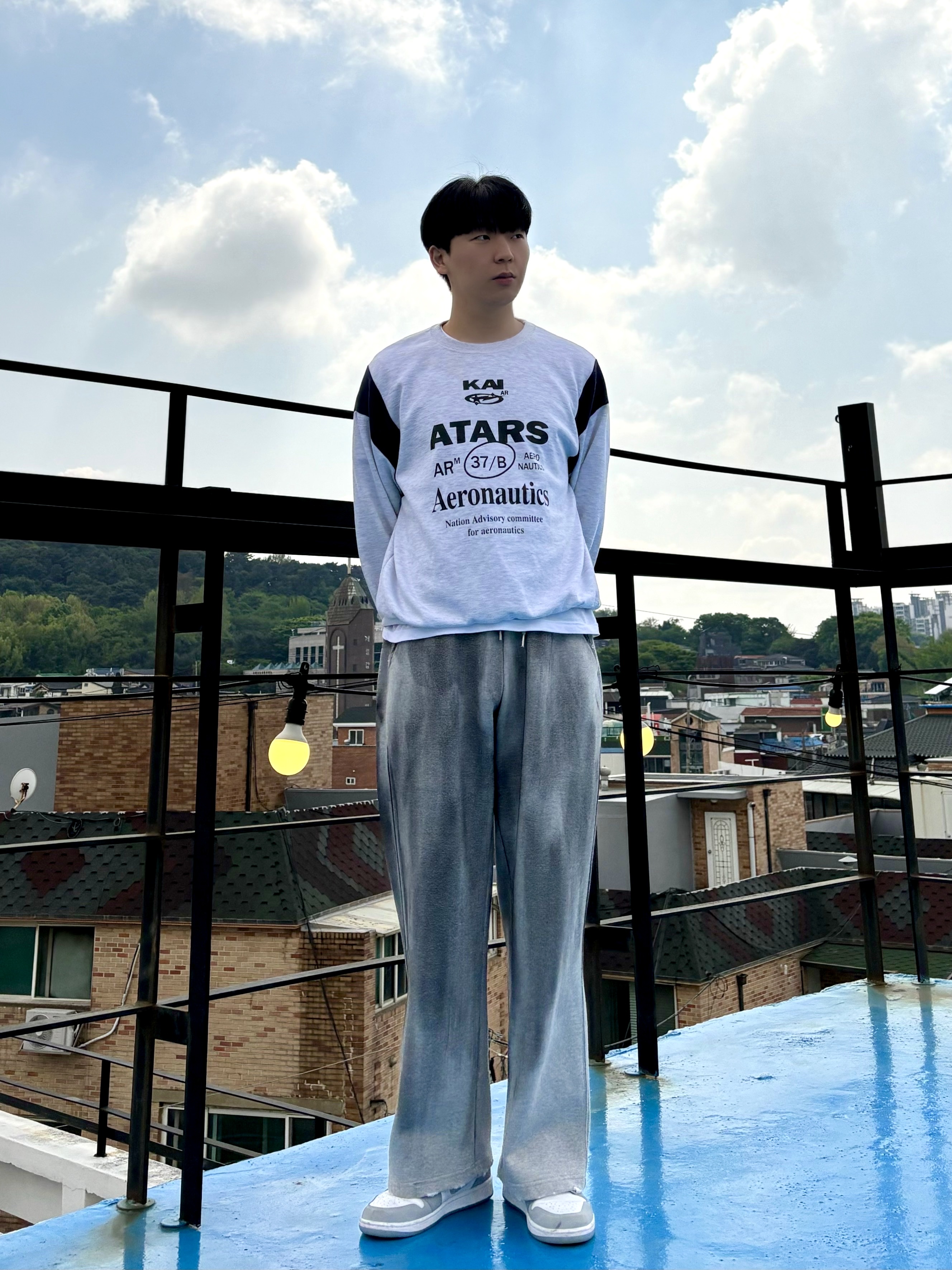 (W) Jordan 1 Low White Wolf Grey 착용 스타일 - 2