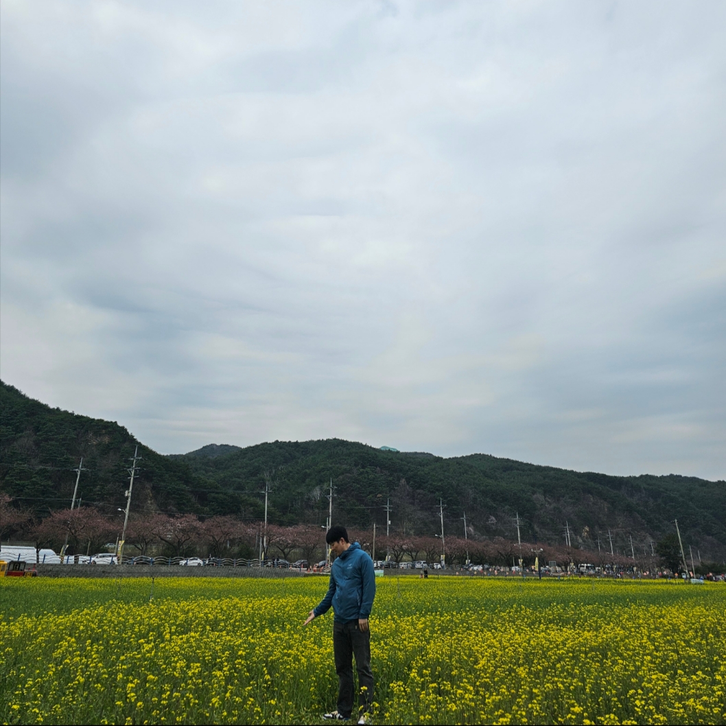 Arc'teryx Atom SL Hoody Serene, Jordan 1 x Travis Scott x Fragment Retro Low OG SP Military Blue 착용 스타일