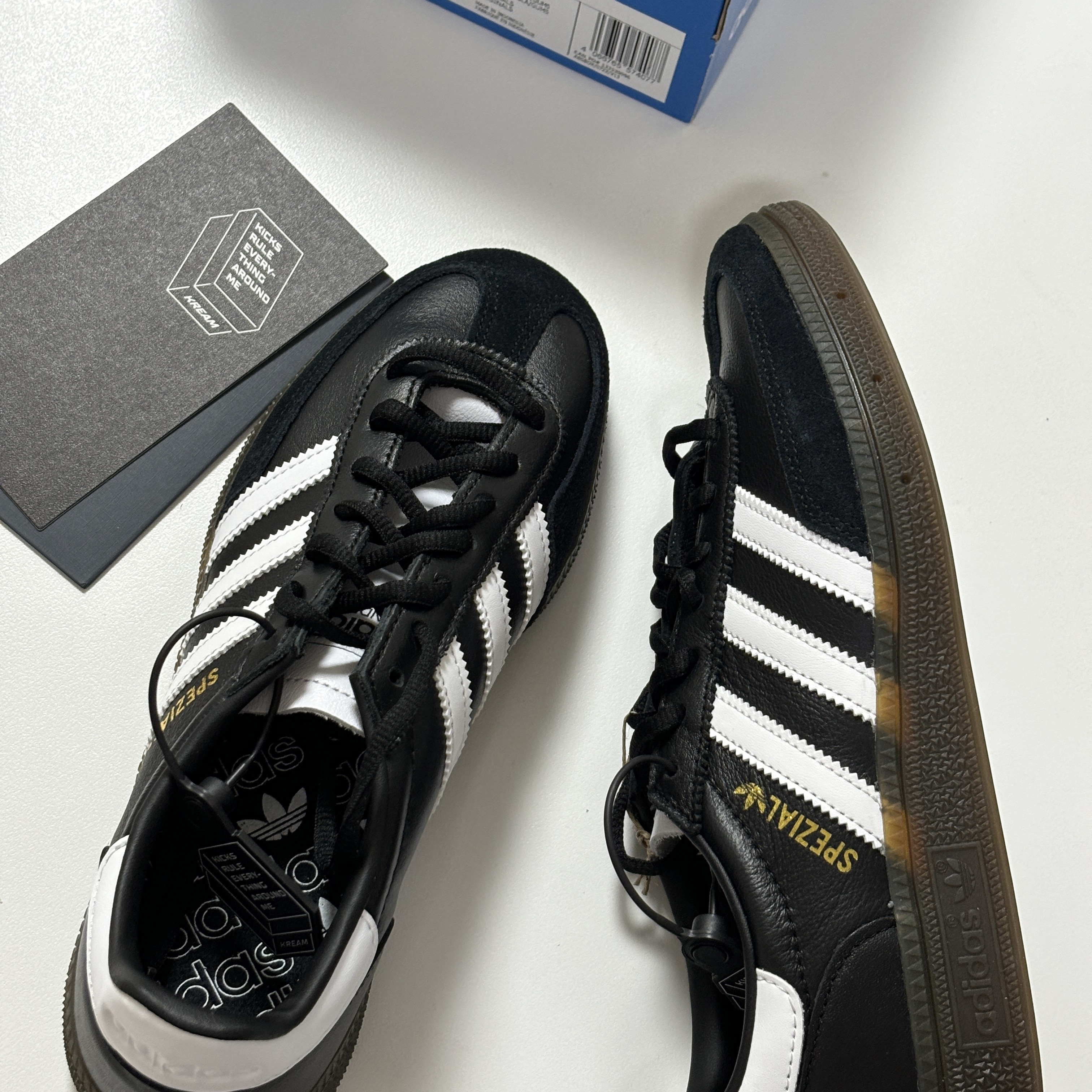 Adidas Spezial Handball Core Black White 착용 스타일 - 1