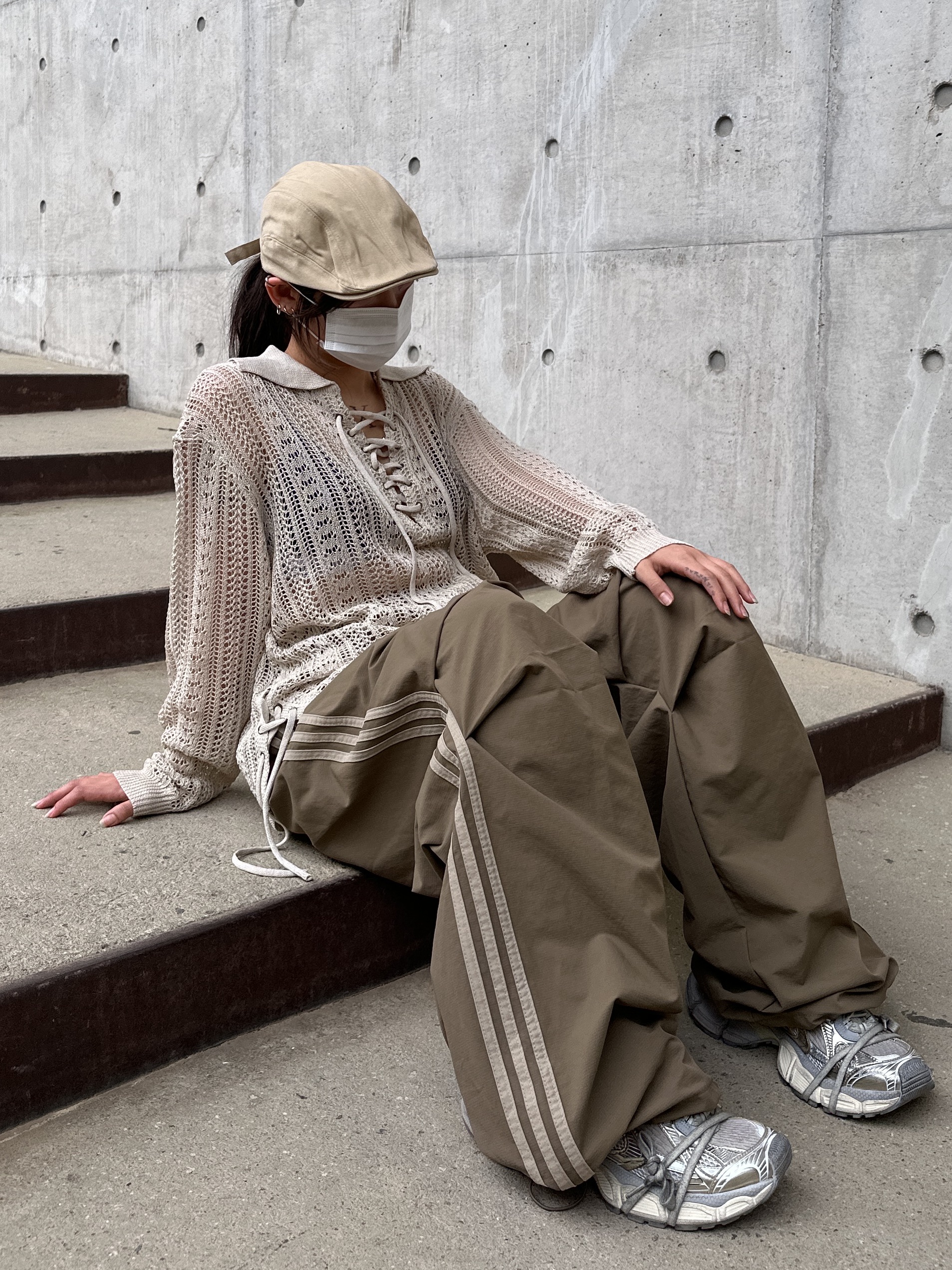 Balenciaga 3XL Sneakers Light Beige 착용 스타일 - 4