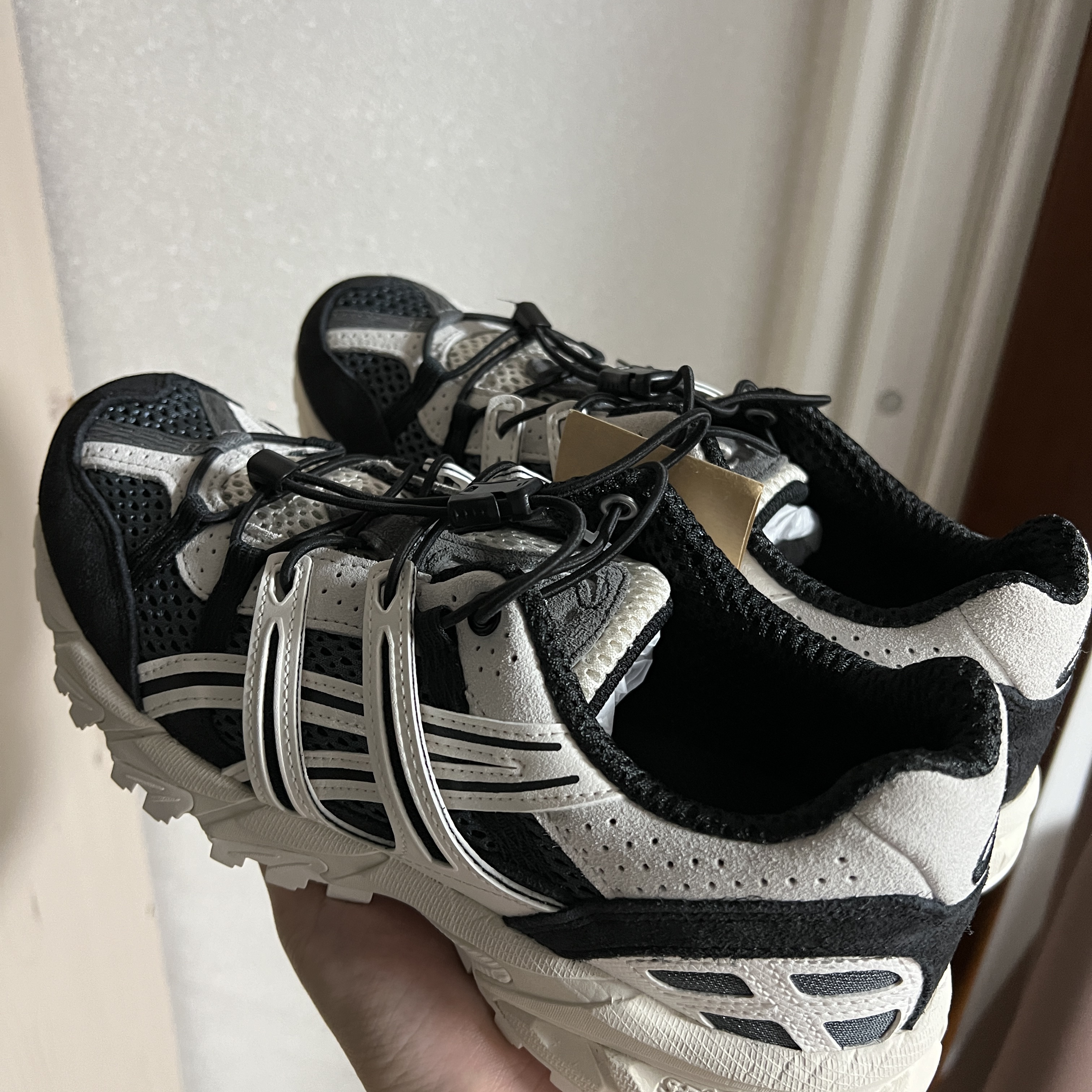 Asics Unlimited Gel-Sonoma 15-50 Carrier Grey White Alyssum 착용 스타일