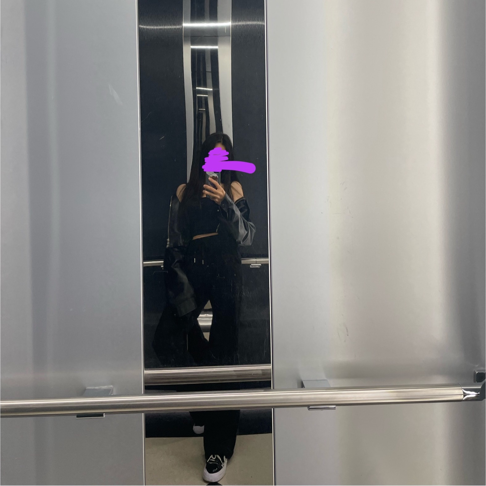 Nike x Sacai Blazer Low Black Patent Leather 착용 스타일 - 1