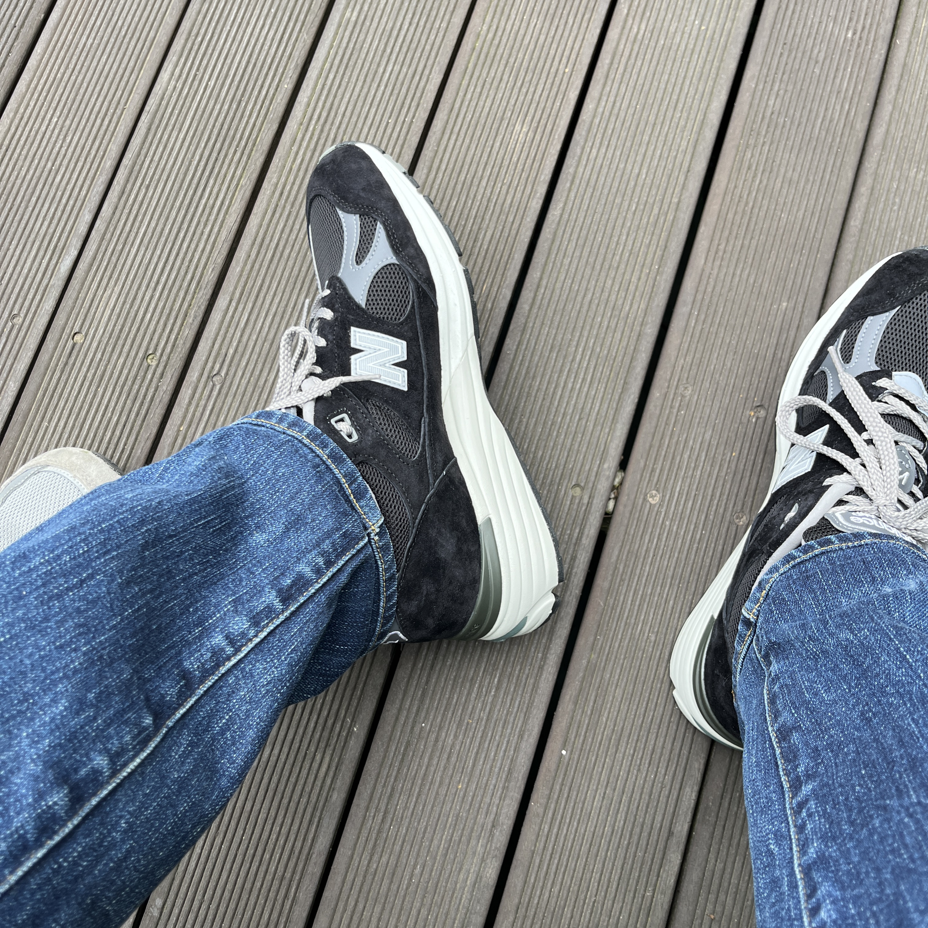 New Balance 991v2 Made in UK Black 착용 스타일 - 2