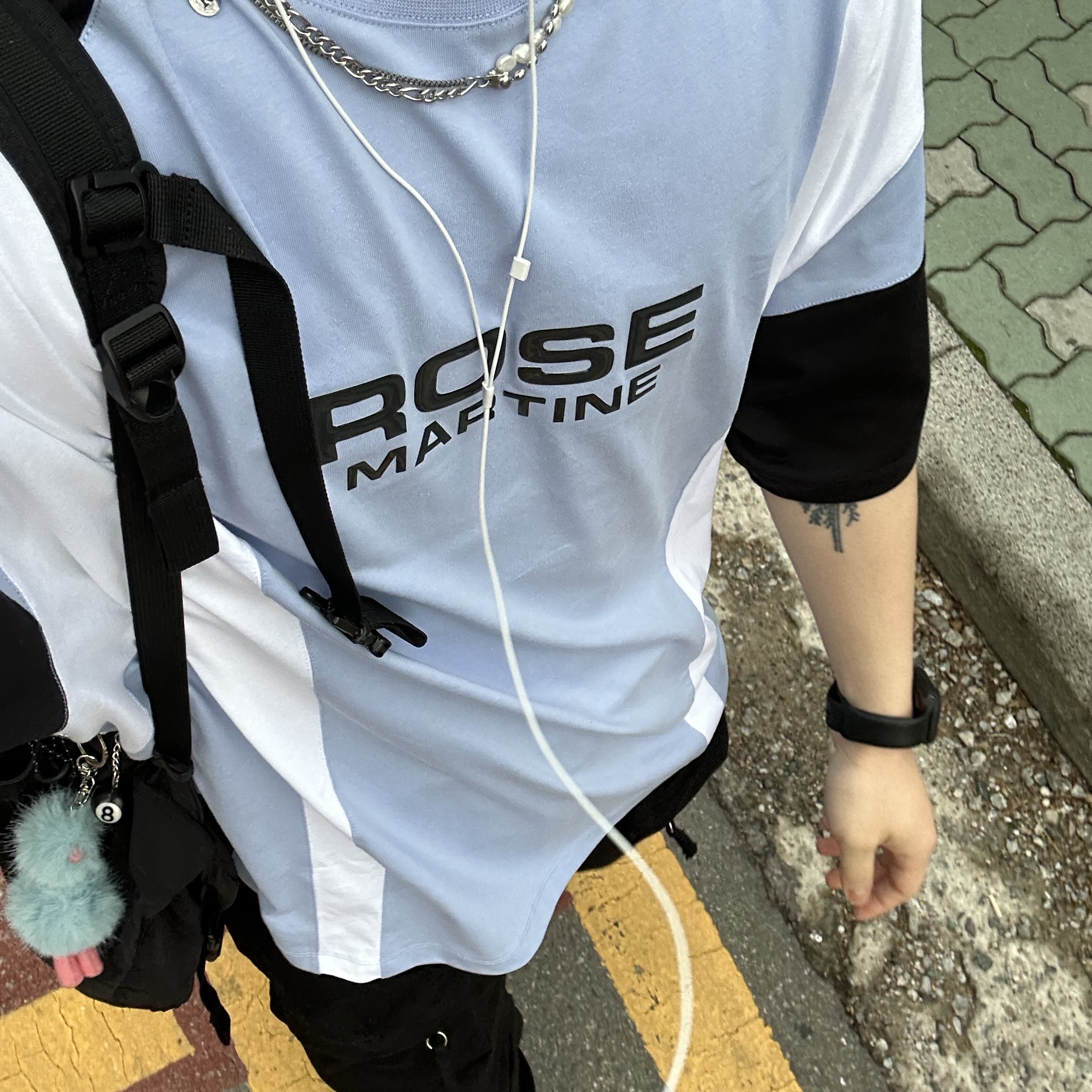 Martine Rose Oversized Panelled T-Shirt Blue White Black 착용 스타일