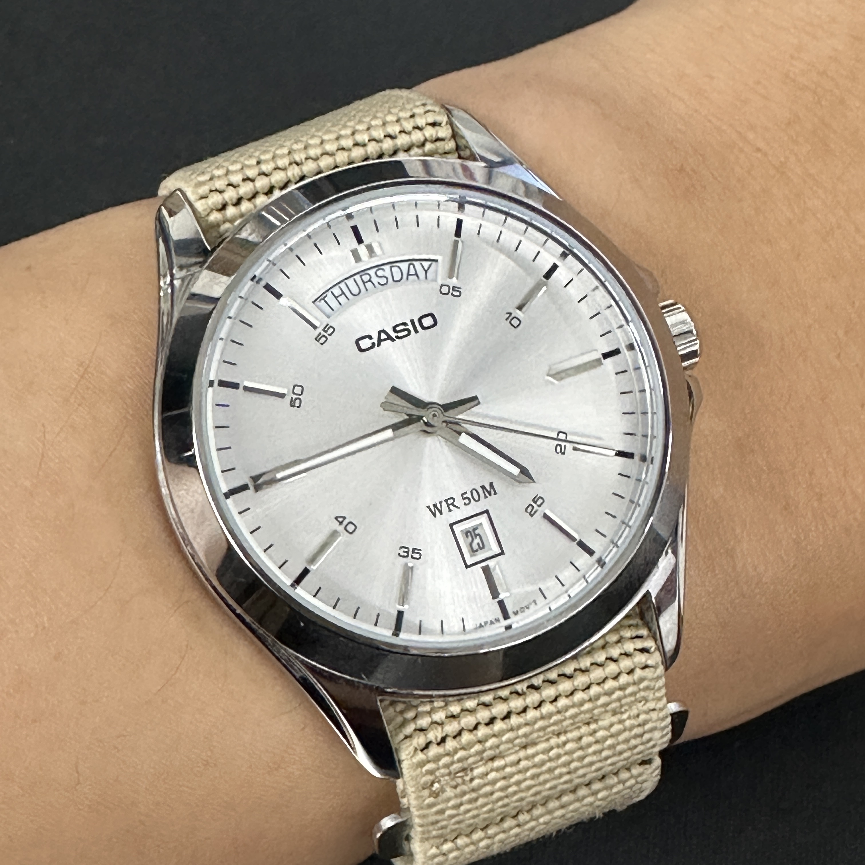 Casio MTP-1370L-7AVDF 착용 스타일
