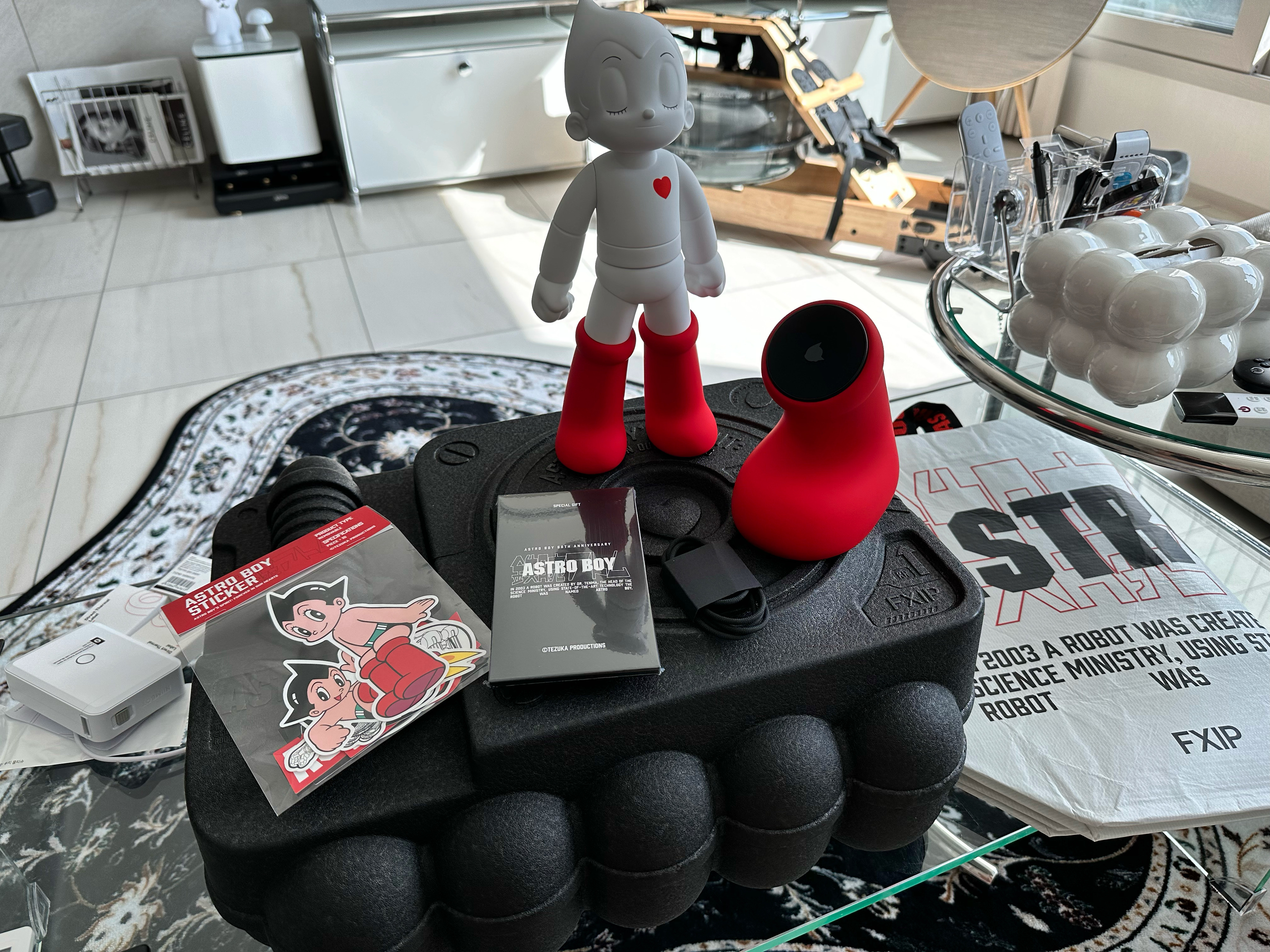 Astroboy Edition Astroboy Special Package Red, Astroboy Edition Astroboy Redshoe Magsafe Charger 착용 스타일