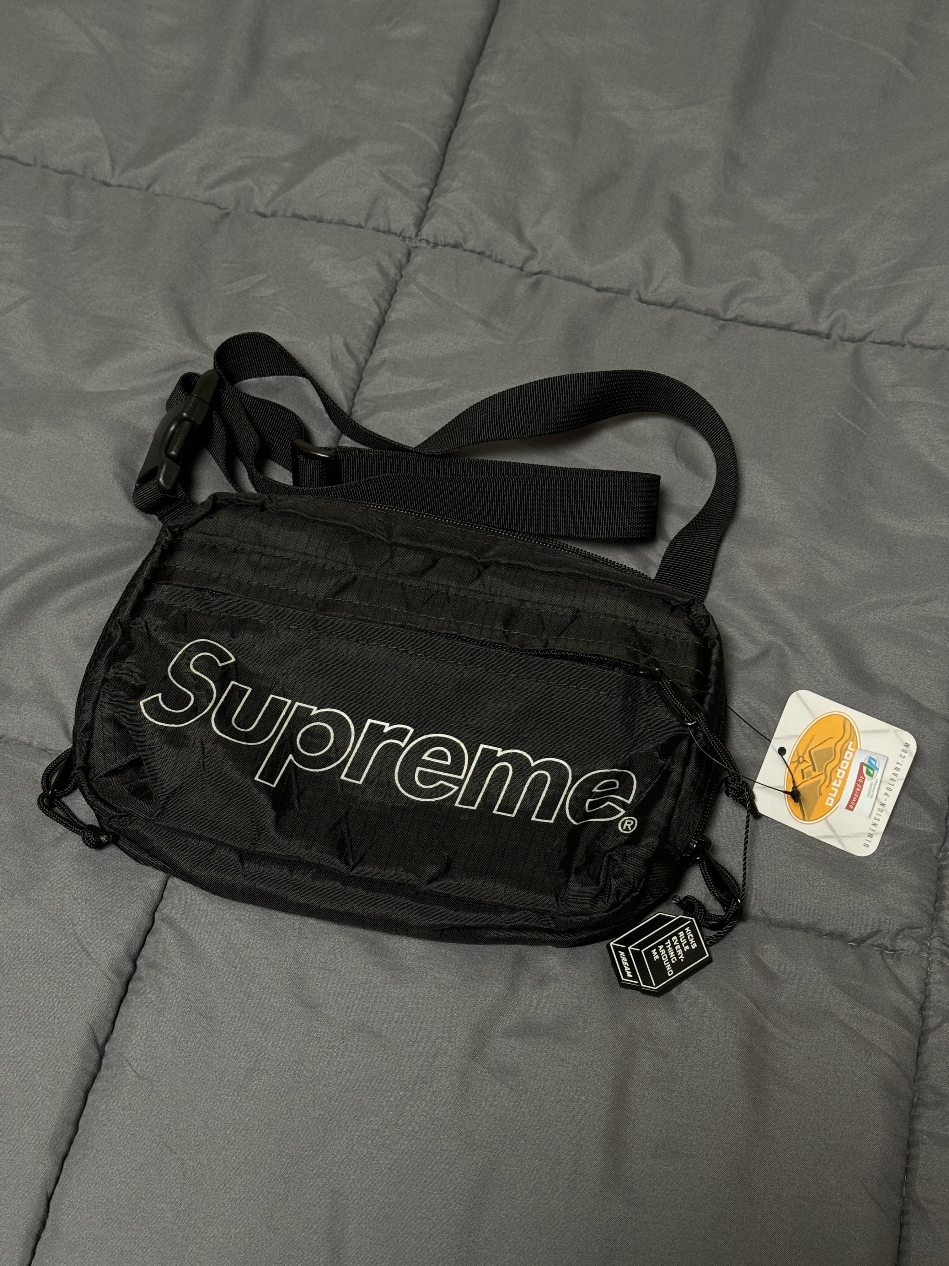 Supreme Shoulder Bag Black - 18FW 착용 스타일 - 1