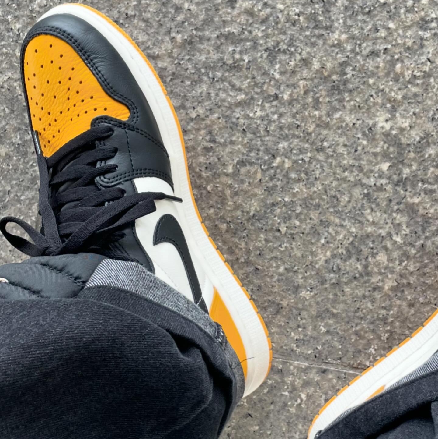 Supreme Pigment Canvas S Logo 6-Panel Black - 23SS, Jordan 1 Retro High OG Taxi 착용 스타일 - 2