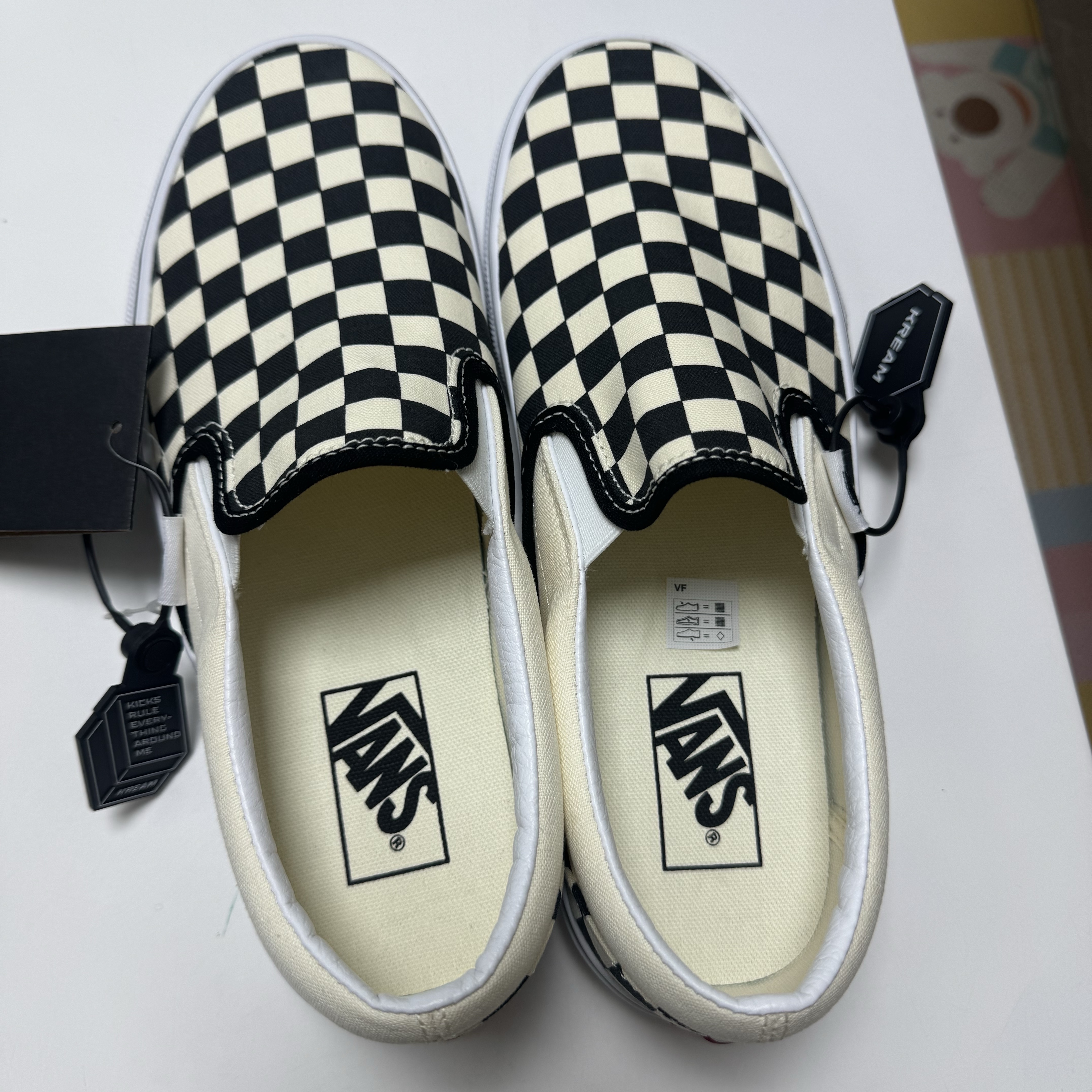Vans Slip-On Checkerboard 착용 스타일
