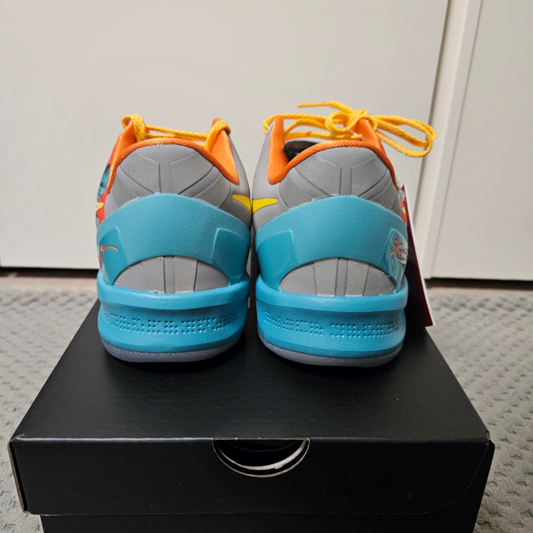 Nike Kobe 8 Protro Venice Beach 착용 스타일 - 3