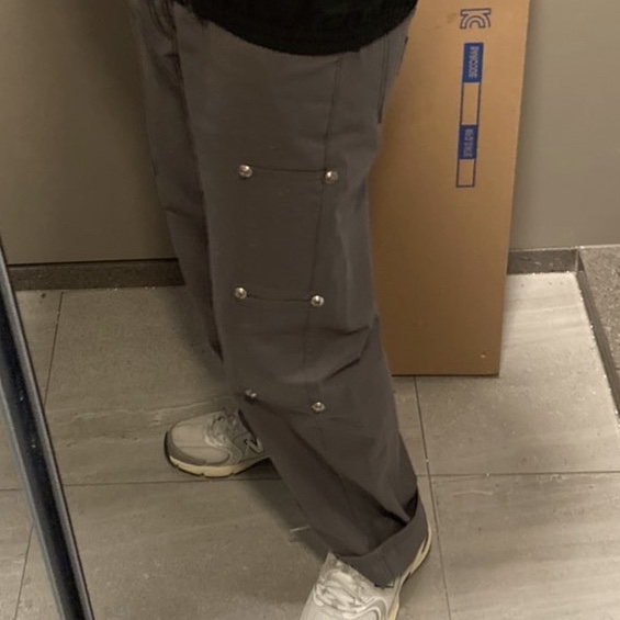 New Balance 530 Silver Cream, Thug Club Thug Pants (2) Grey 착용 스타일 - 2