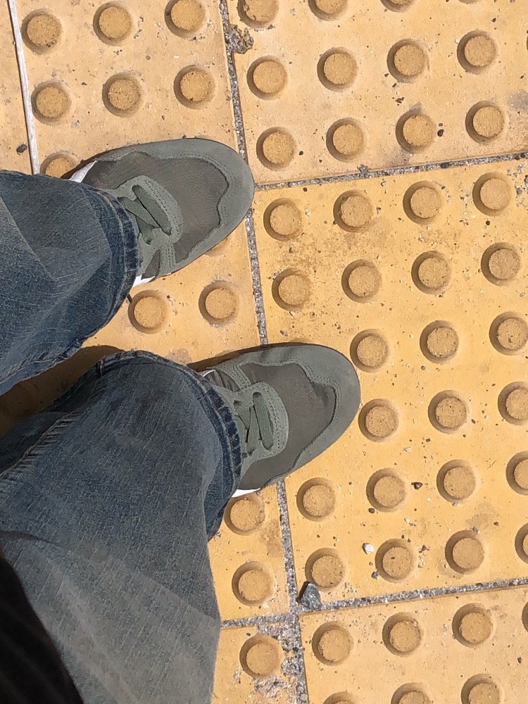 Onitsuka Tiger Serrano Burnt Olive White 착용 스타일 - 1