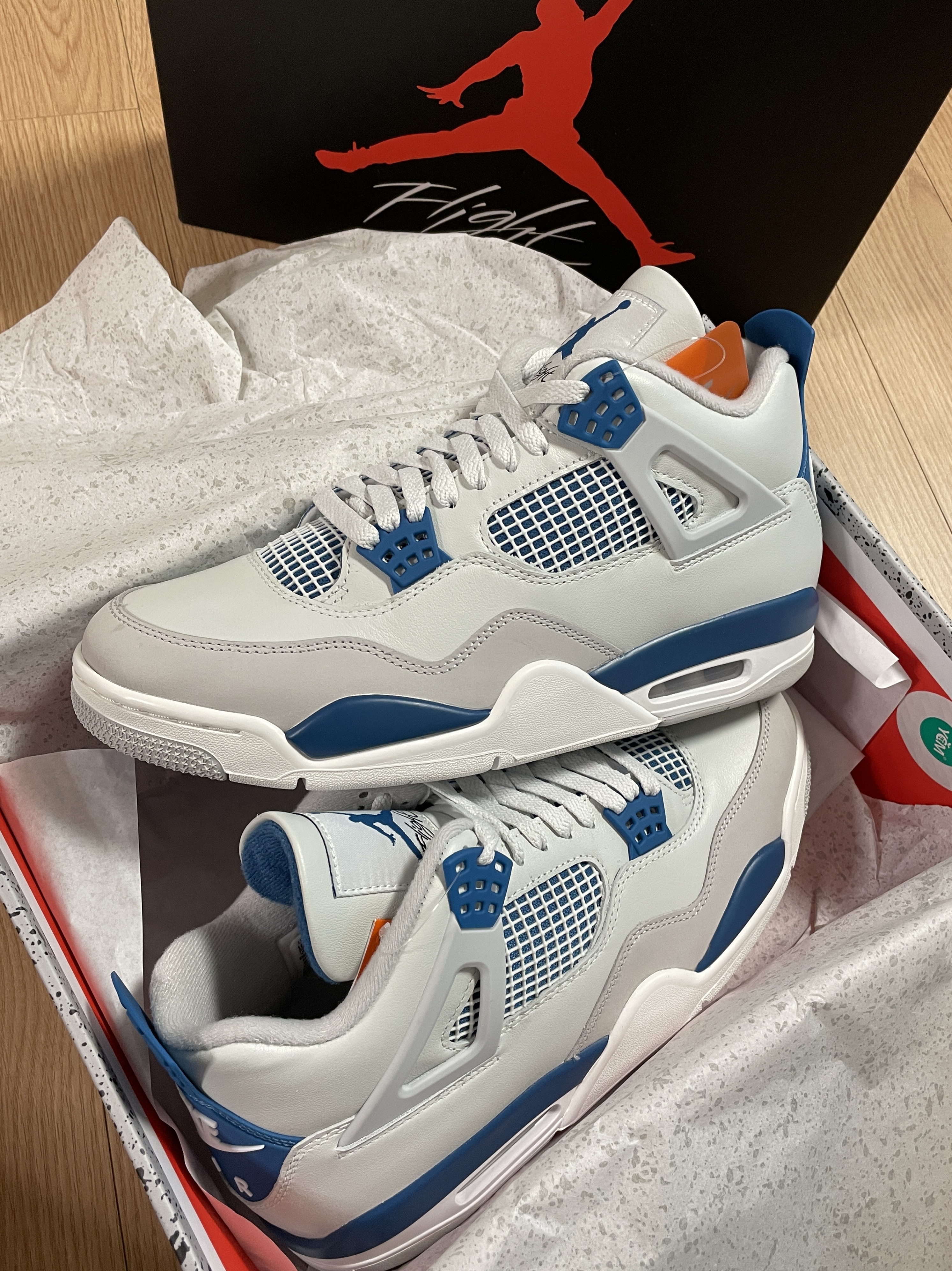 Jordan 4 Retro Industrial Blue 착용 스타일 - 1
