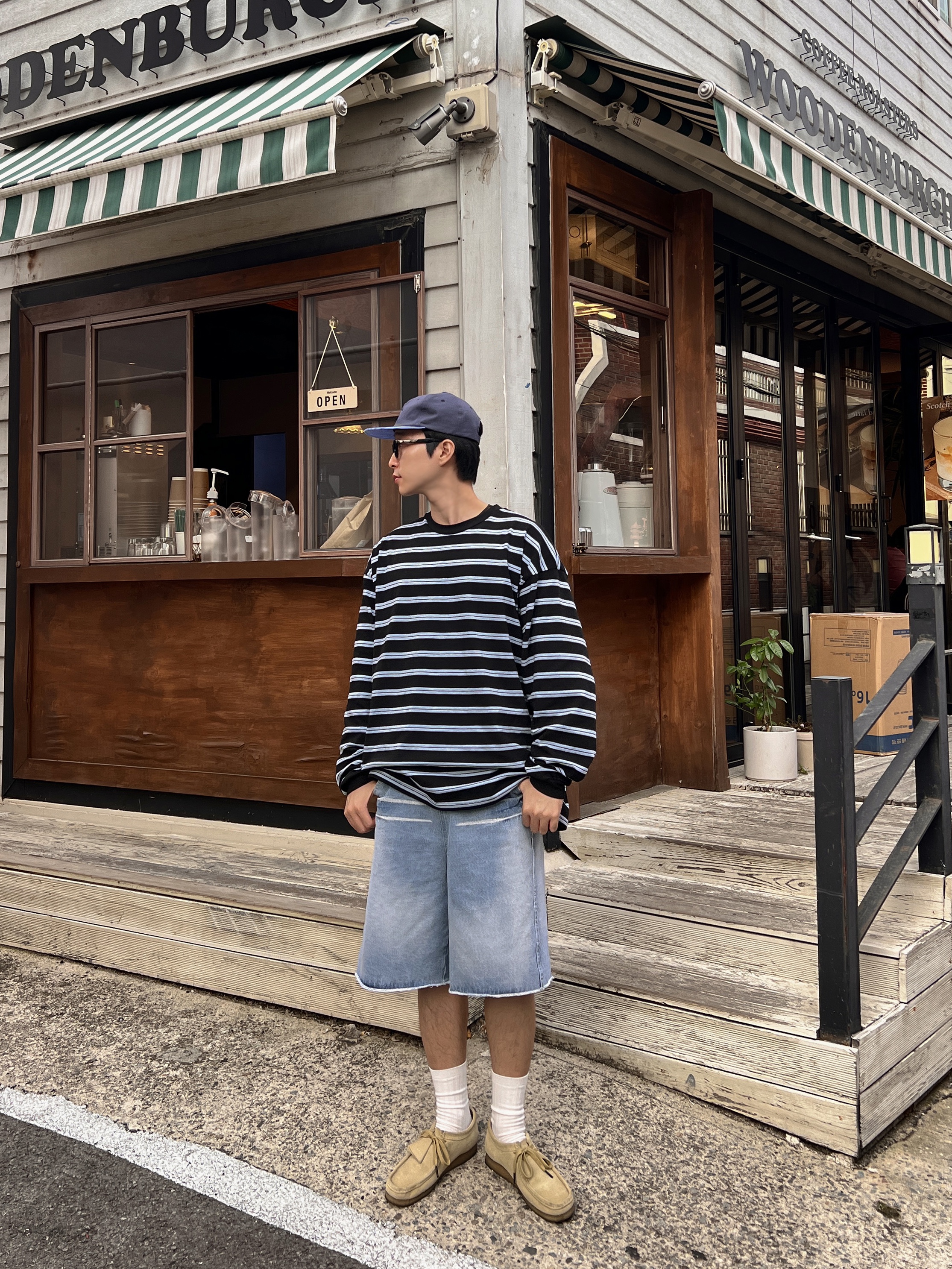 Clarks Wallabee Maple Suede 착용 스타일 - 4